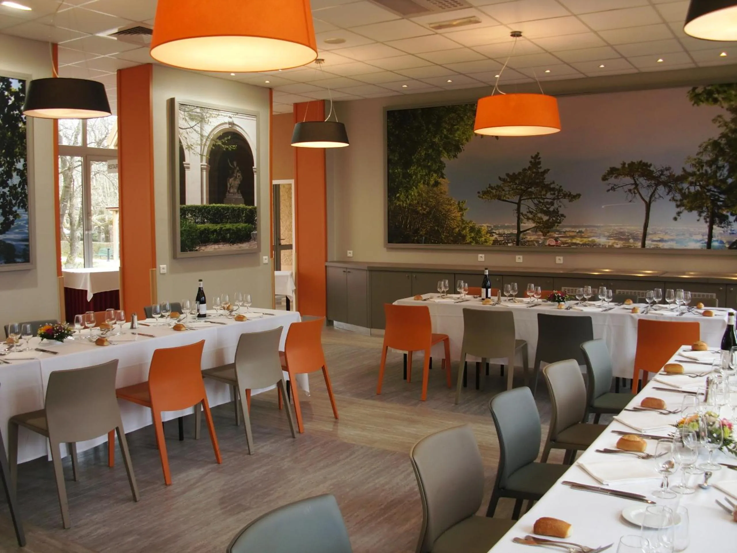 Restaurant/places to eat in Domaine Lyon Saint Joseph