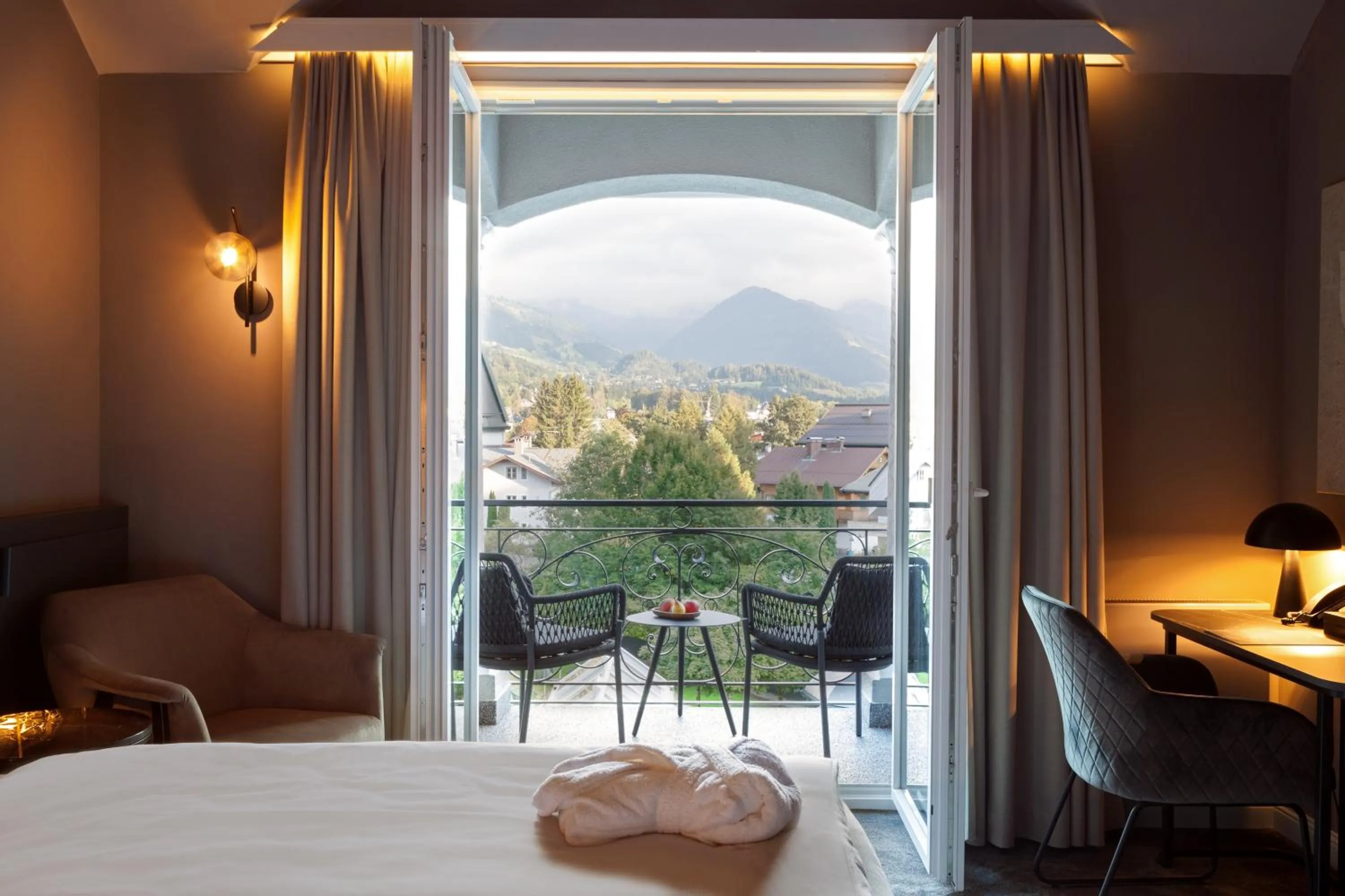 Balcony/Terrace, Bed in ERIKA Boutiquehotel Kitzbühel