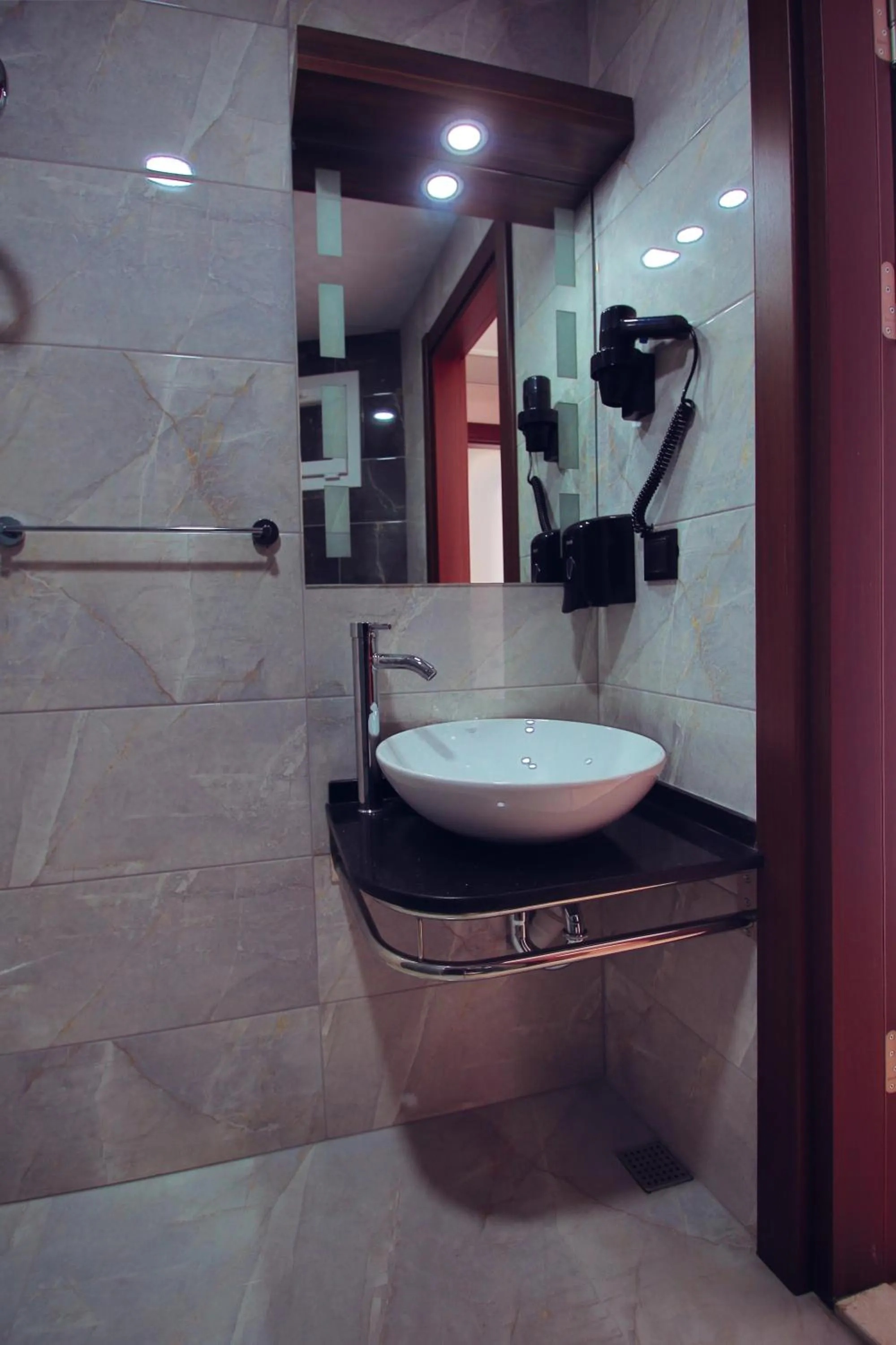 Bathroom in Hotel Paris Prestige