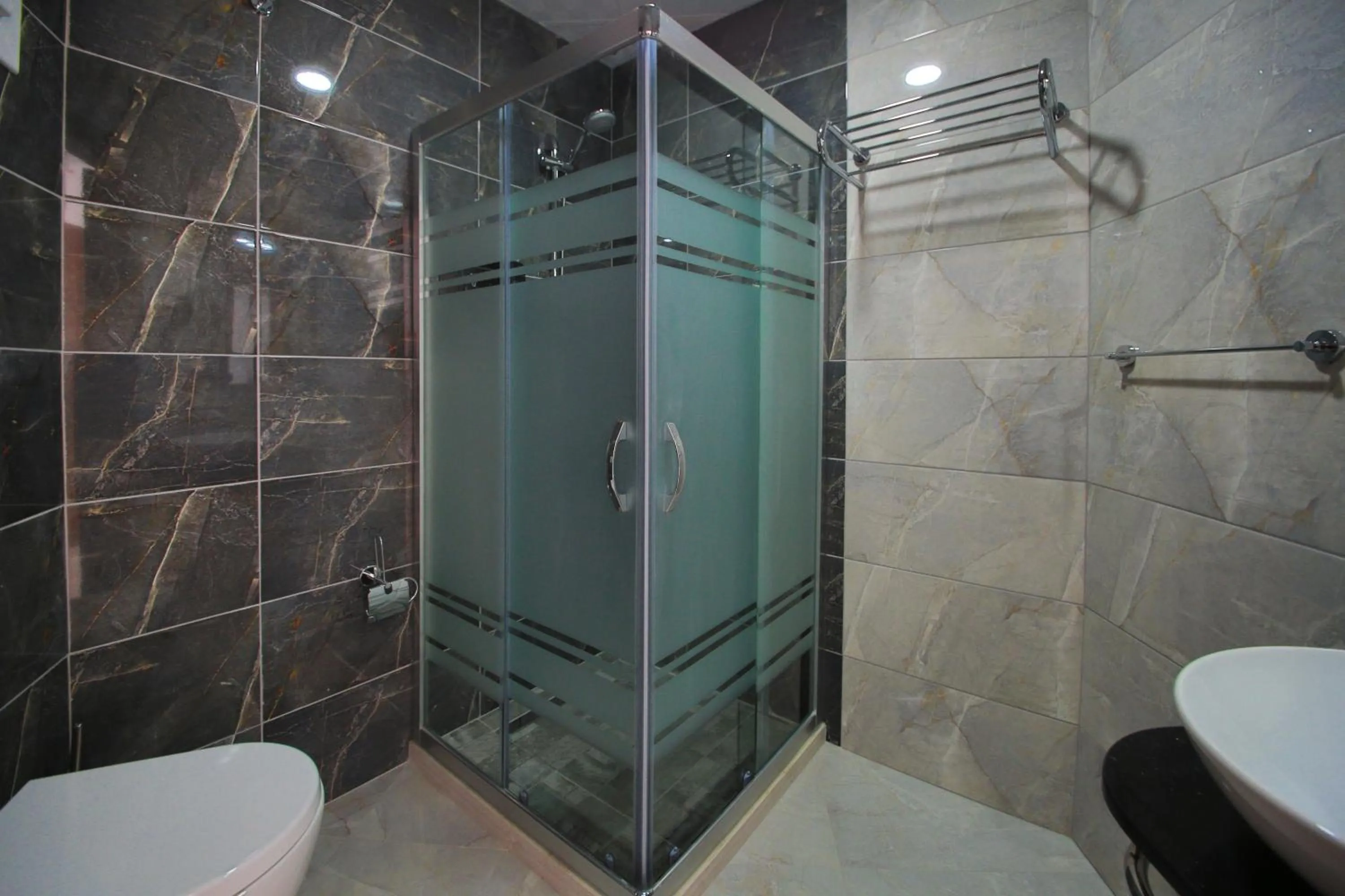 Bathroom in Hotel Paris Prestige