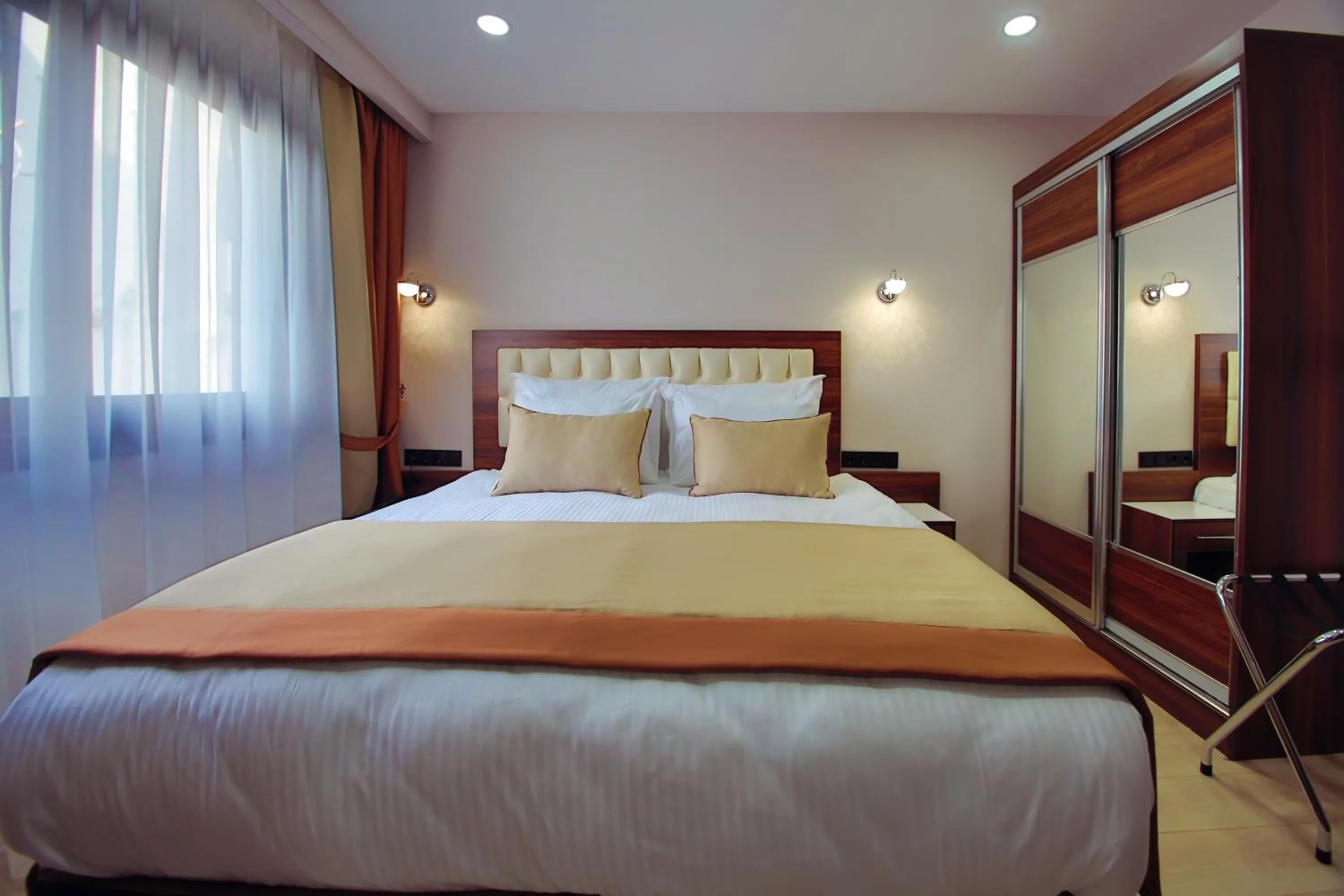 Bed in Hotel Paris Prestige