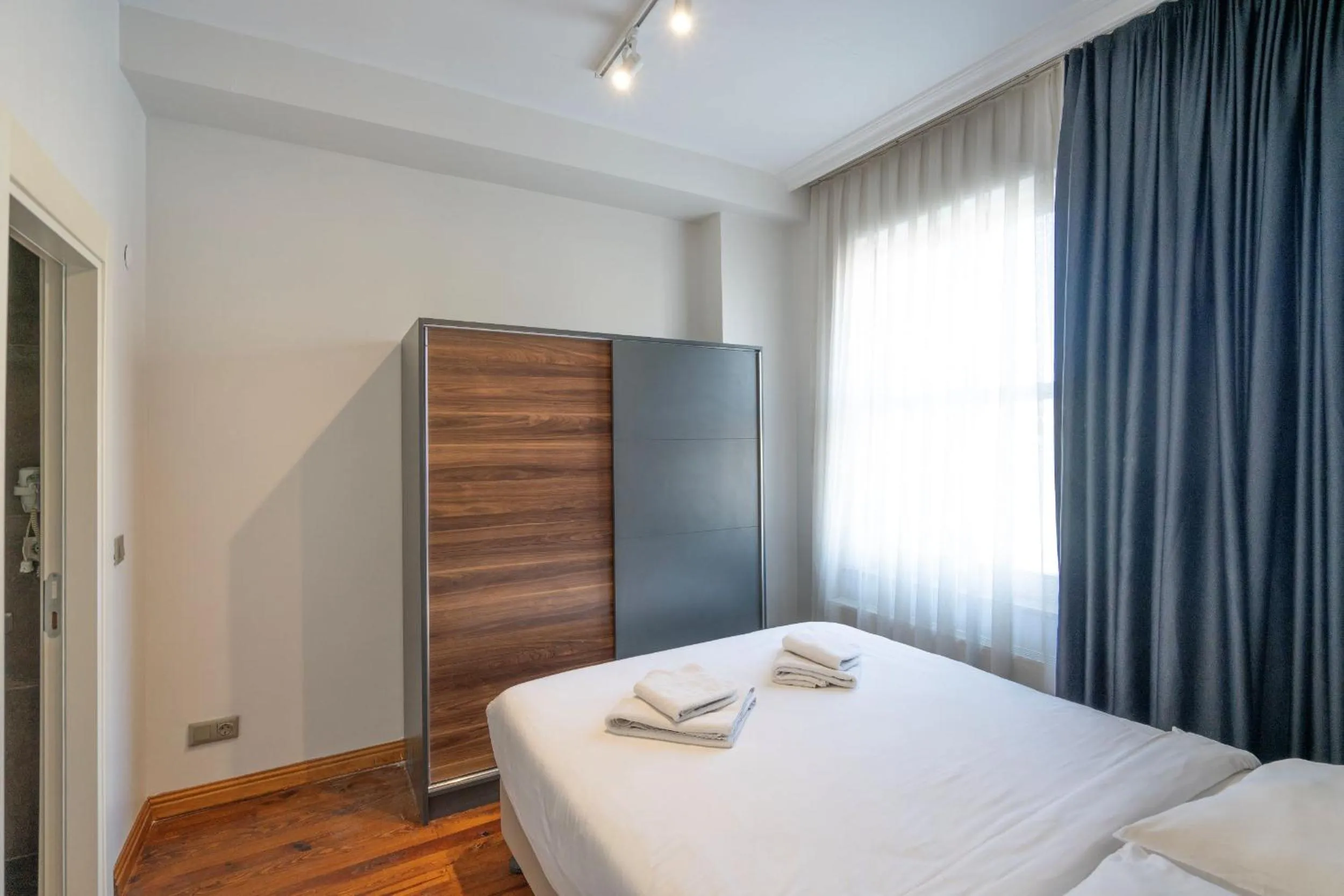 Bed in Eleven Aparts