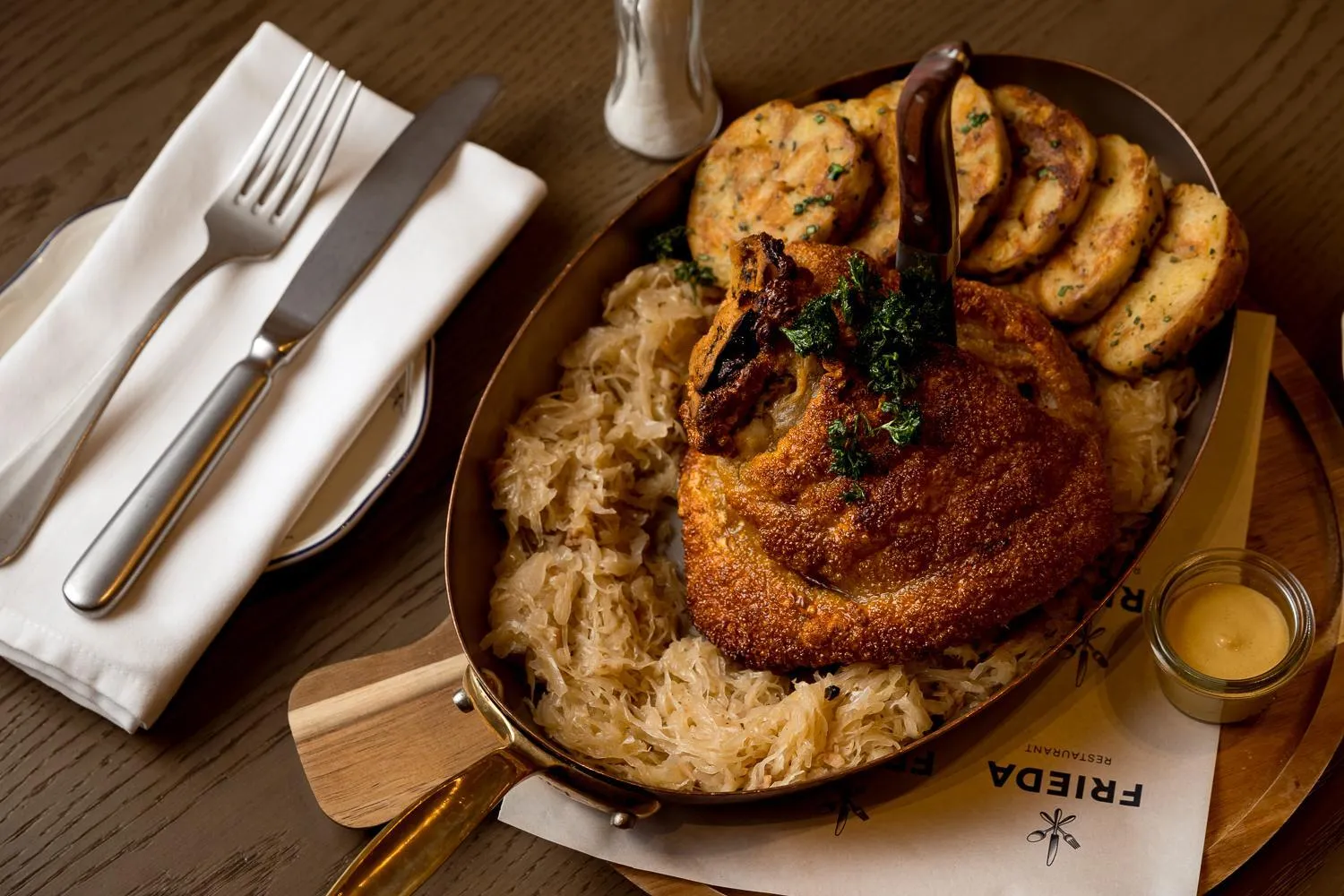 Kempinski Hotel Hangzhou - Beside the Grand Canal, connected to refined lifestyle