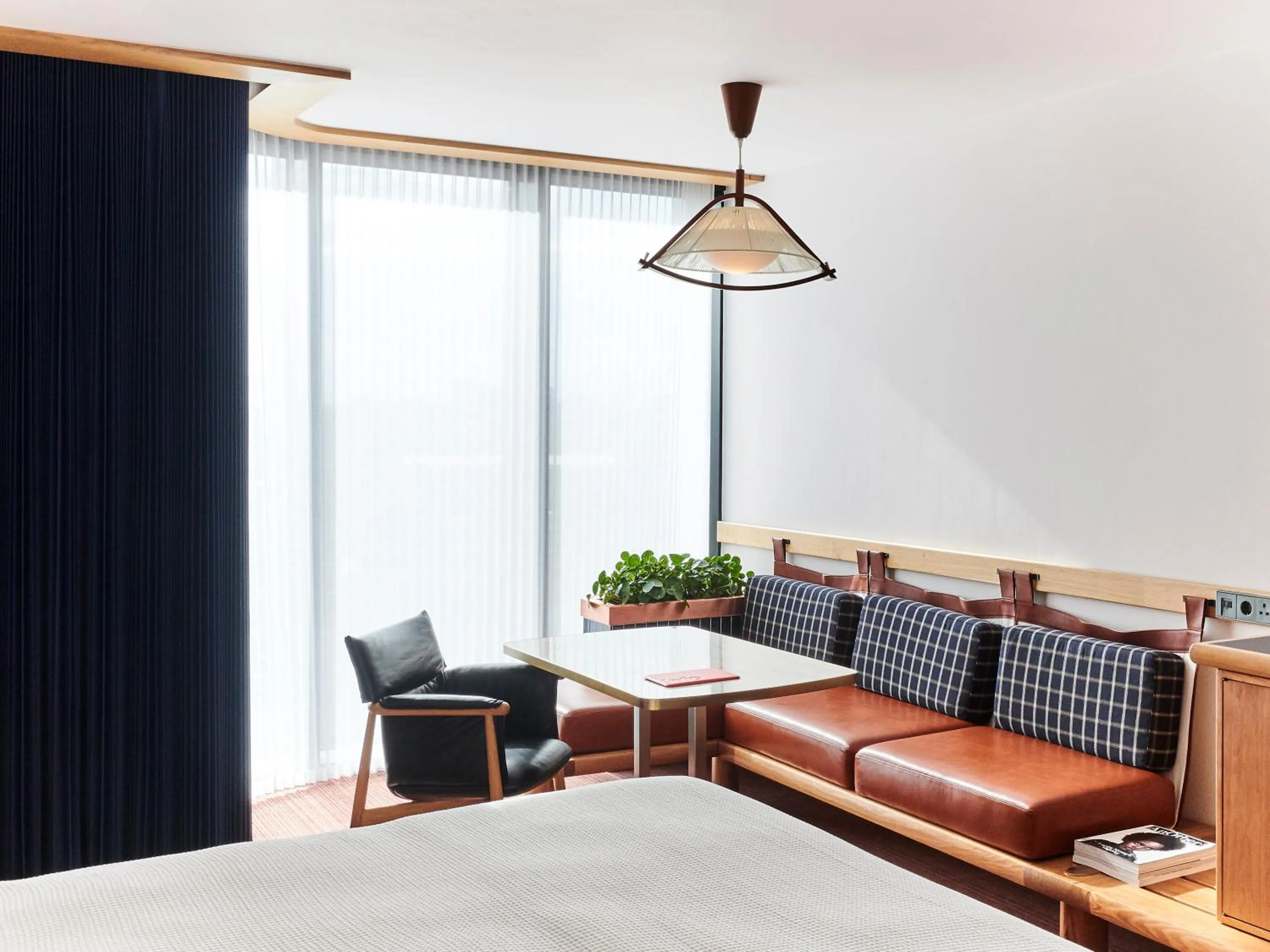 Seating area, Bed in The Standard London