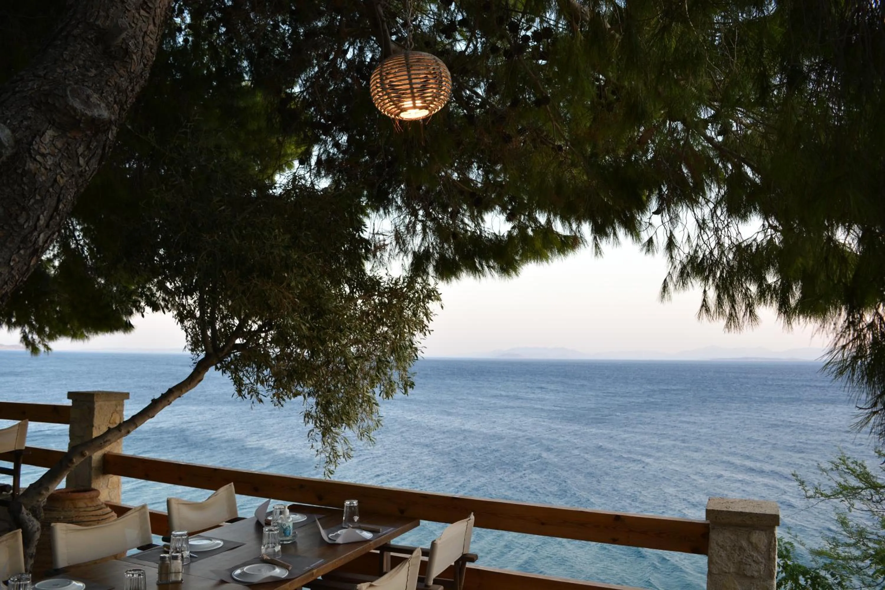 Restaurant/places to eat in Hotel Cokkinis