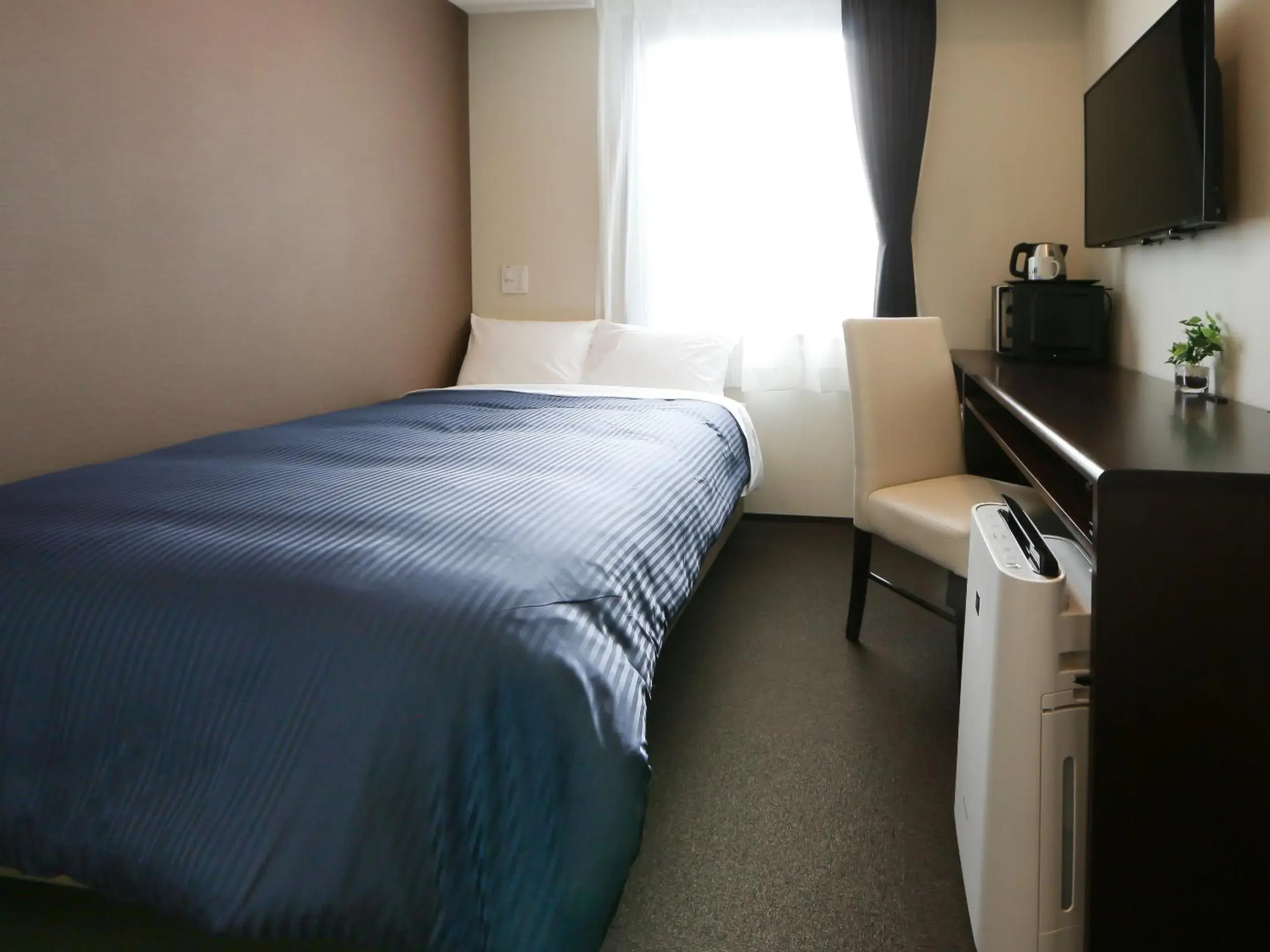 Double Room with Small Double Bed - Smoking in HOTEL LiVEMAX Kayabacho Double Room with Small Double Bed - Smoking in HOTEL LiVEMAX Kayabacho