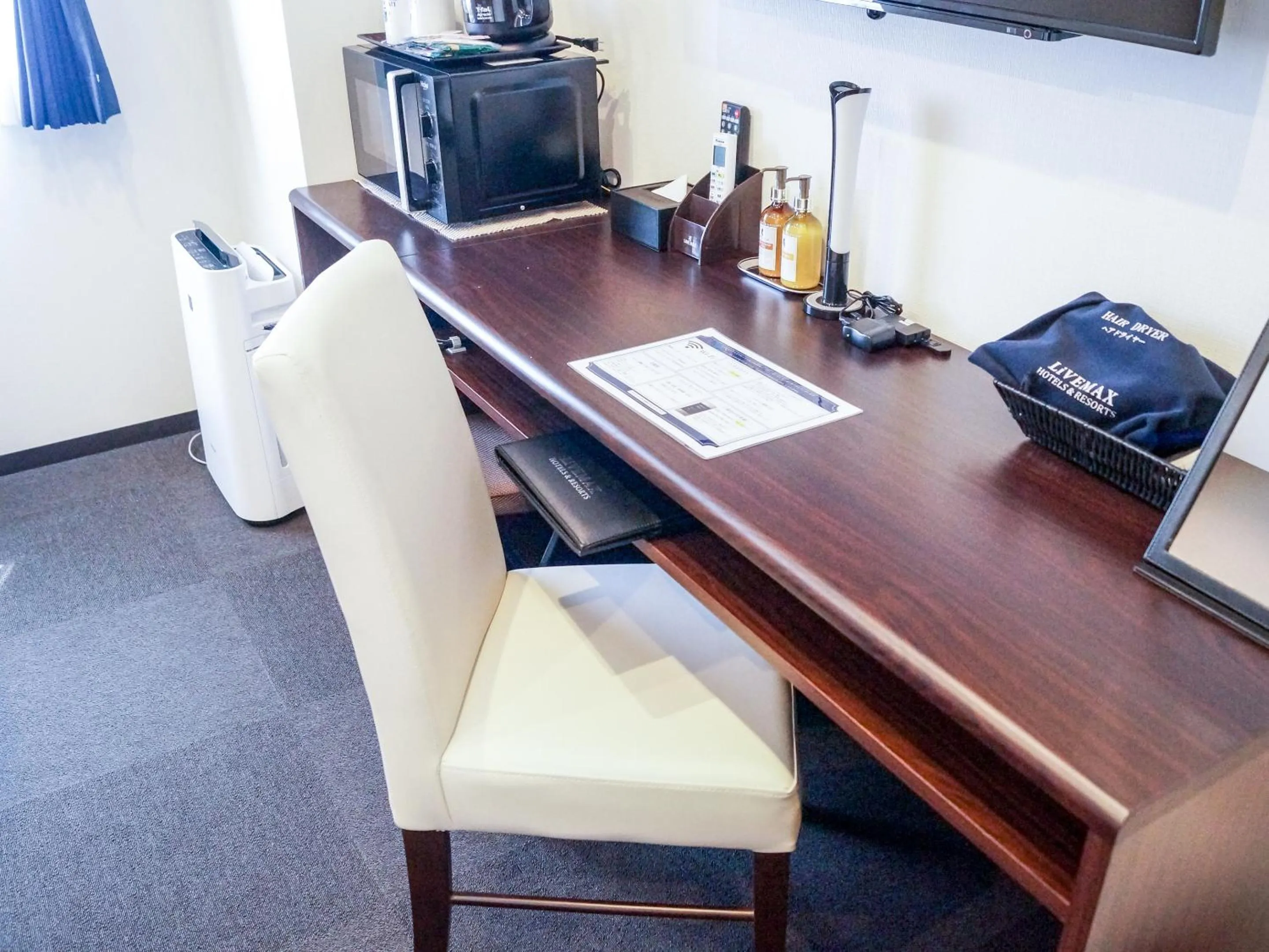 TV and multimedia in HOTEL LiVEMAX Saitama-Asaka-Ekimae