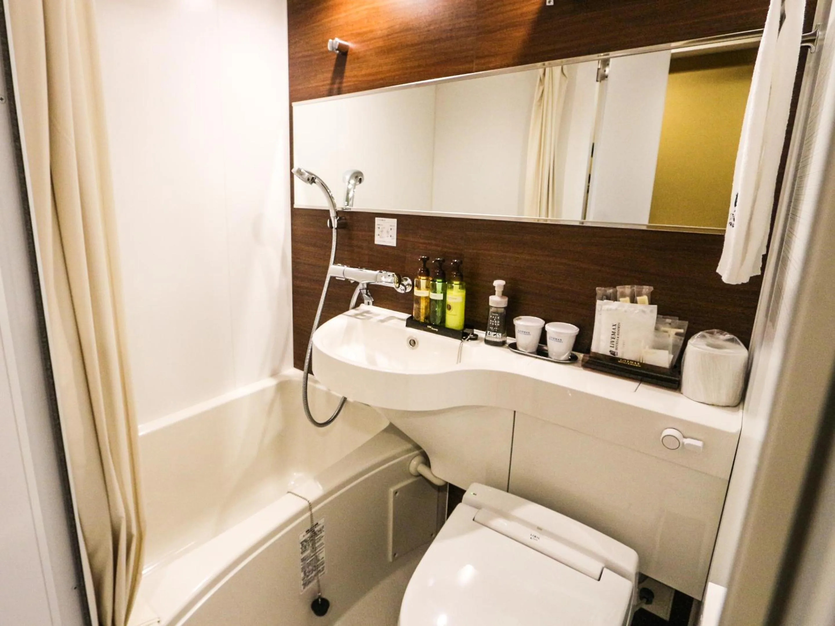 Toilet in HOTEL LiVEMAX Mikawaanjo Ekimae