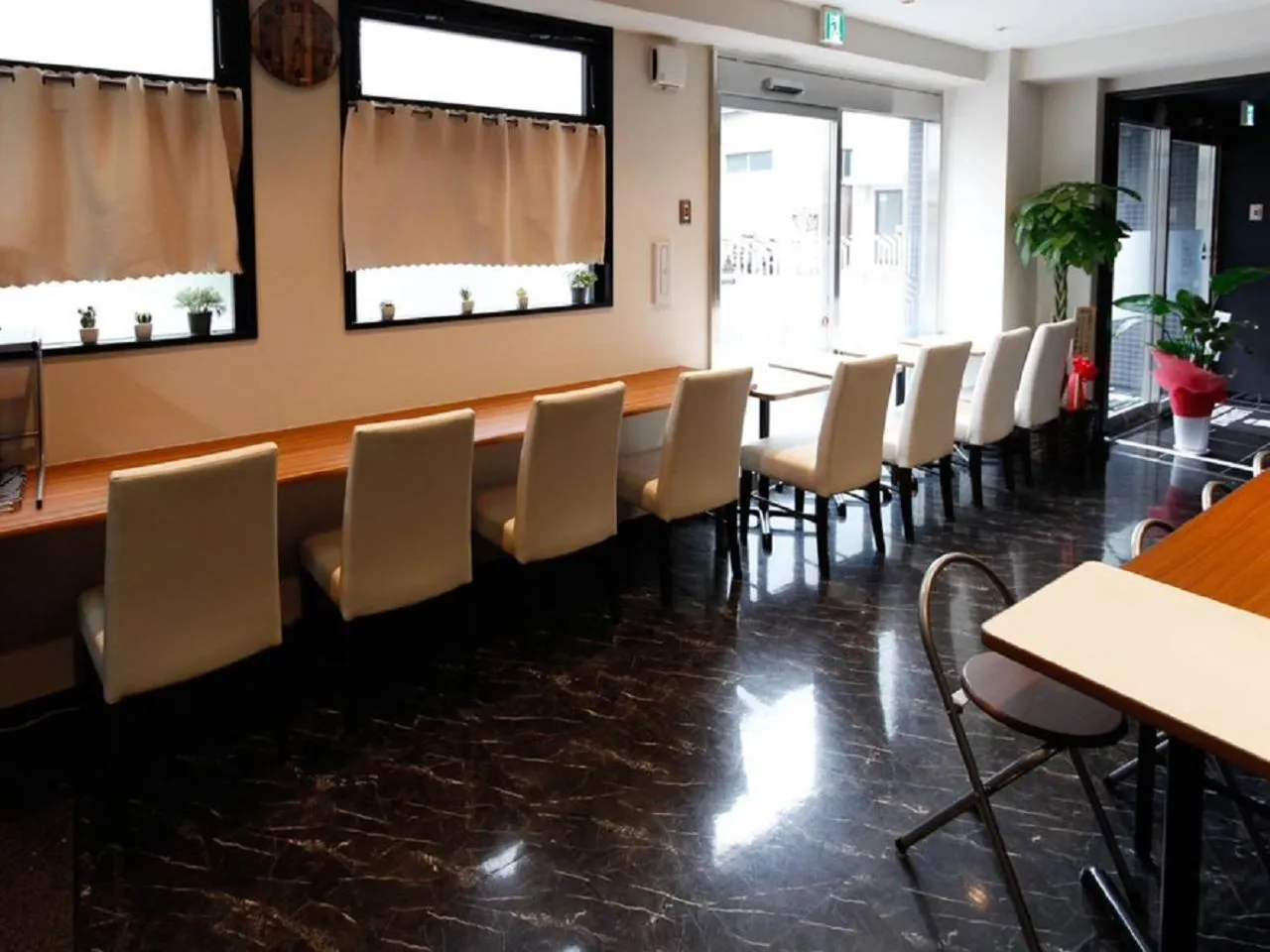 Restaurant/places to eat in HOTEL LiVEMAX Osaka Umeda Nakatsu