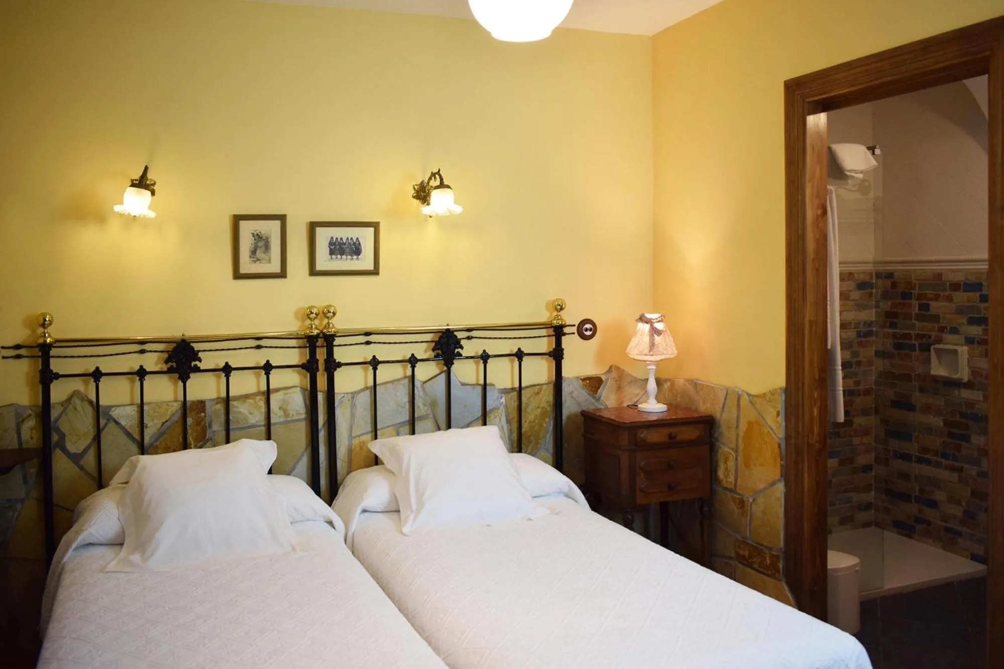 Bed in Habitaciones Casona De Linares