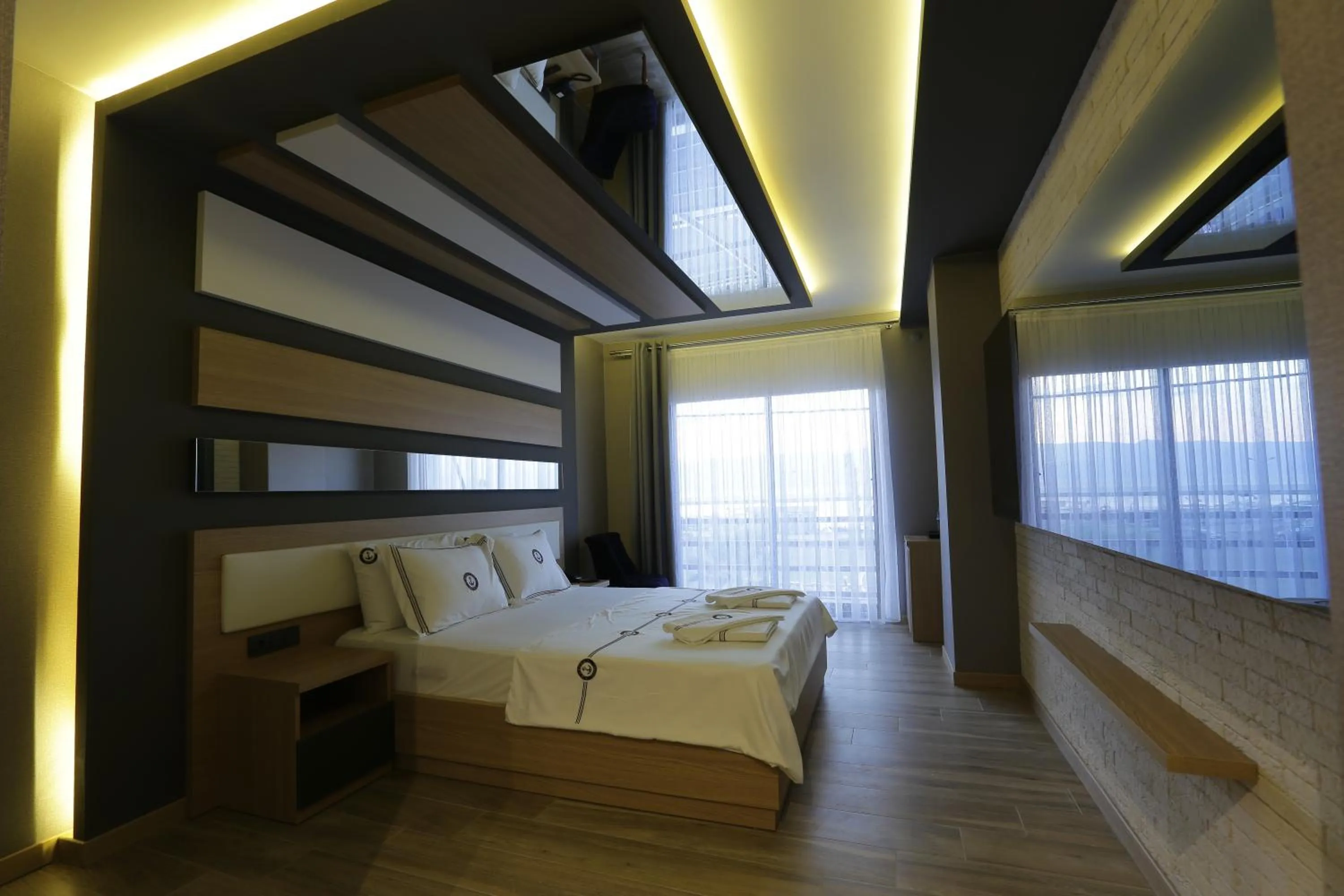 Photo of the whole room, Bed in Burhaniye Marina Boutique Hotel