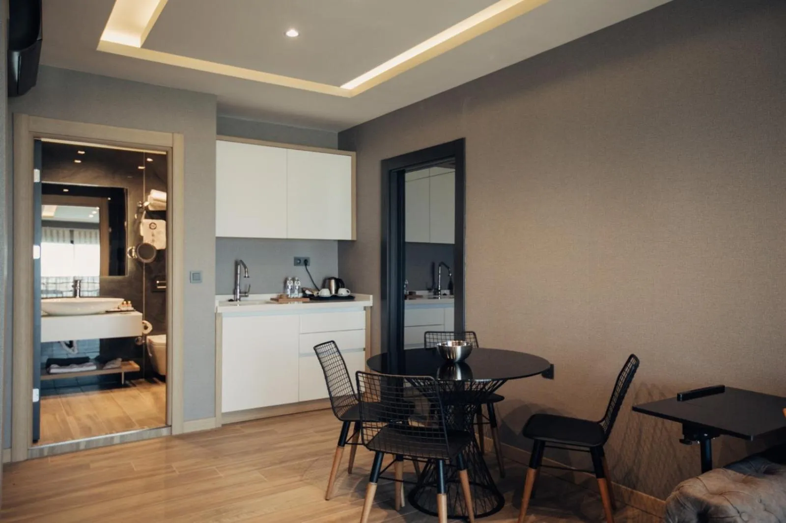 Kitchen or kitchenette in Burhaniye Marina Boutique Hotel