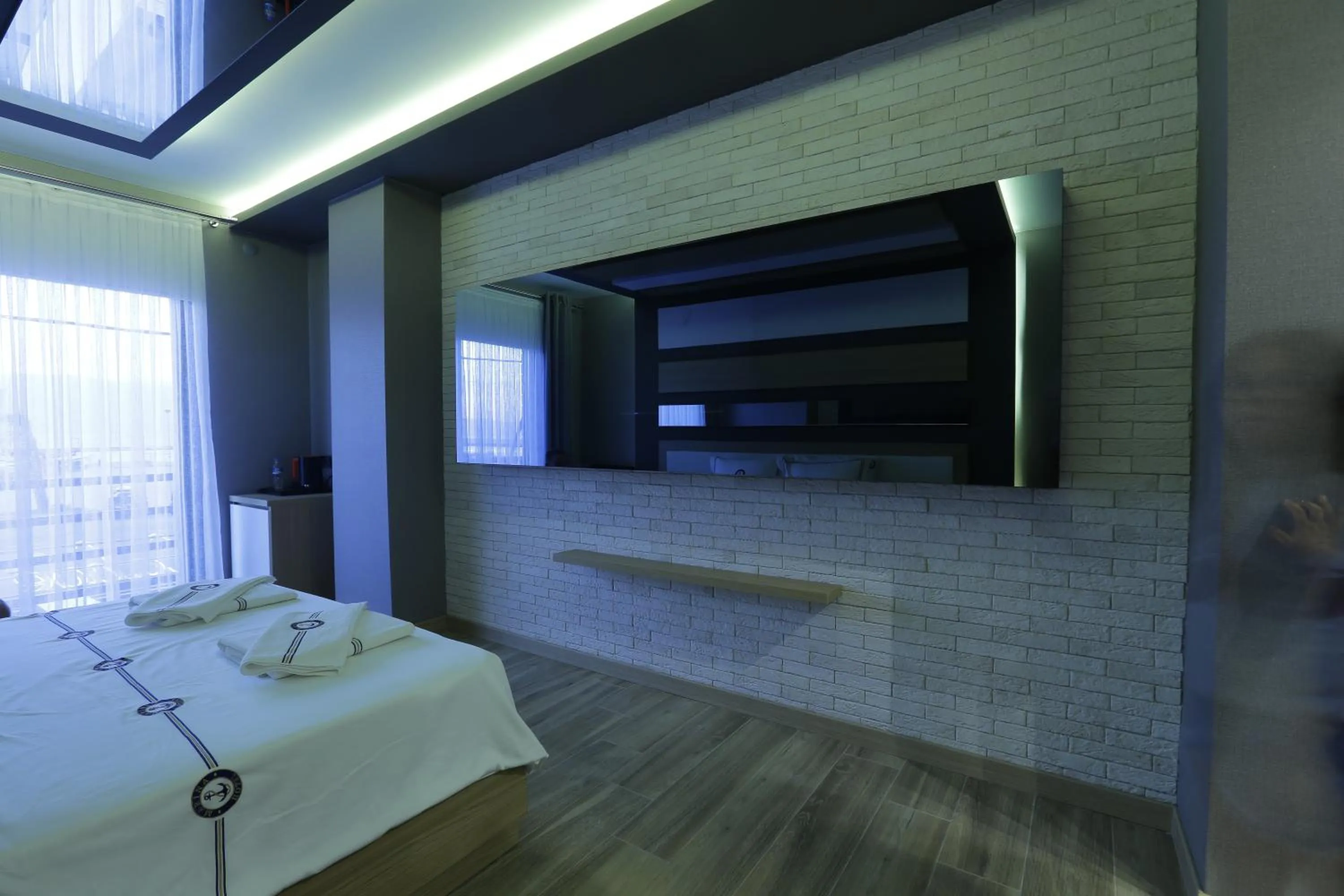 Photo of the whole room, Bed in Burhaniye Marina Boutique Hotel