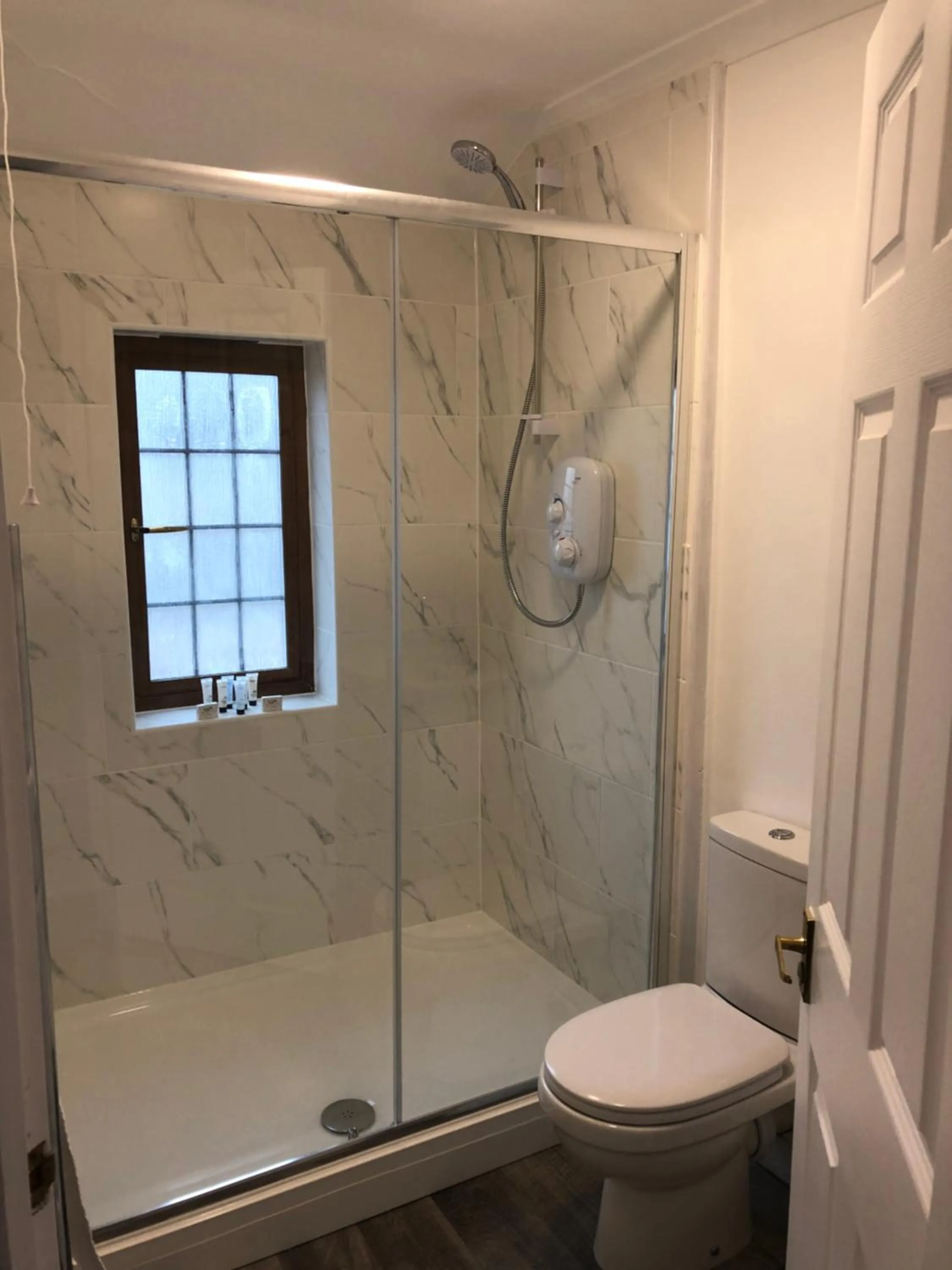 Shower in Raleghs Cross Inn