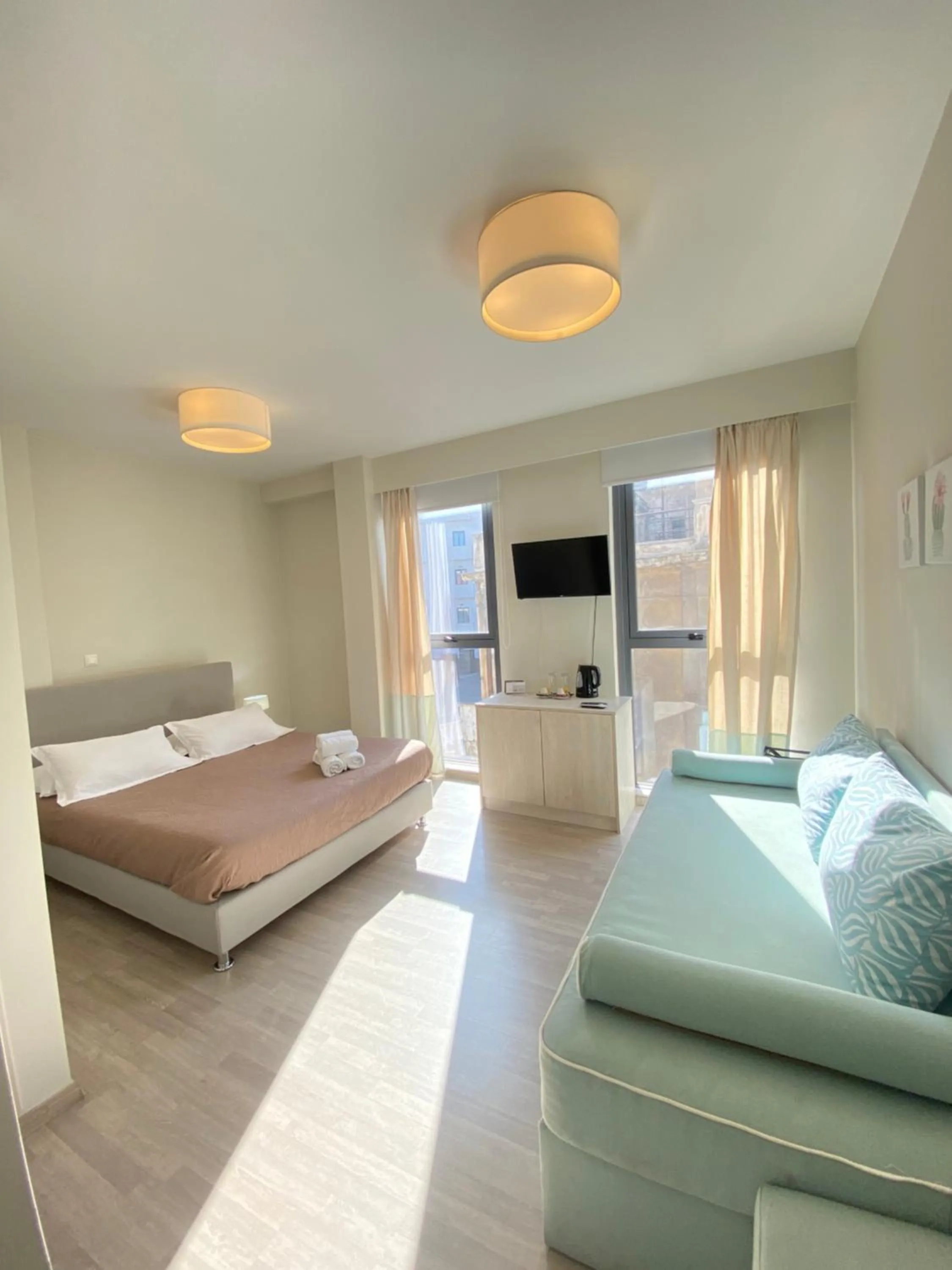 Bedroom, Bed in Tins Hotel City - Athens