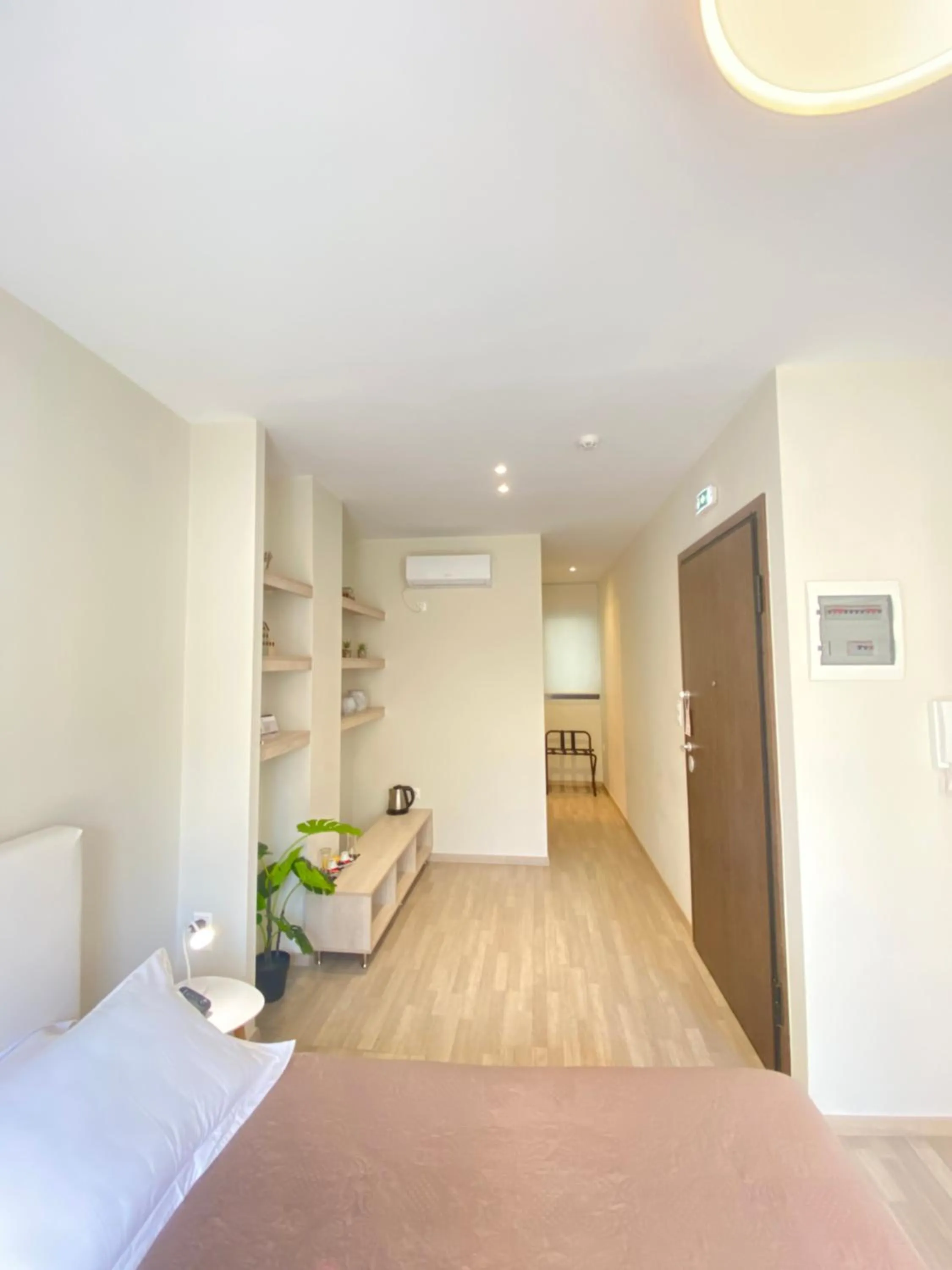 Bedroom, Bed in Tins Hotel City - Athens