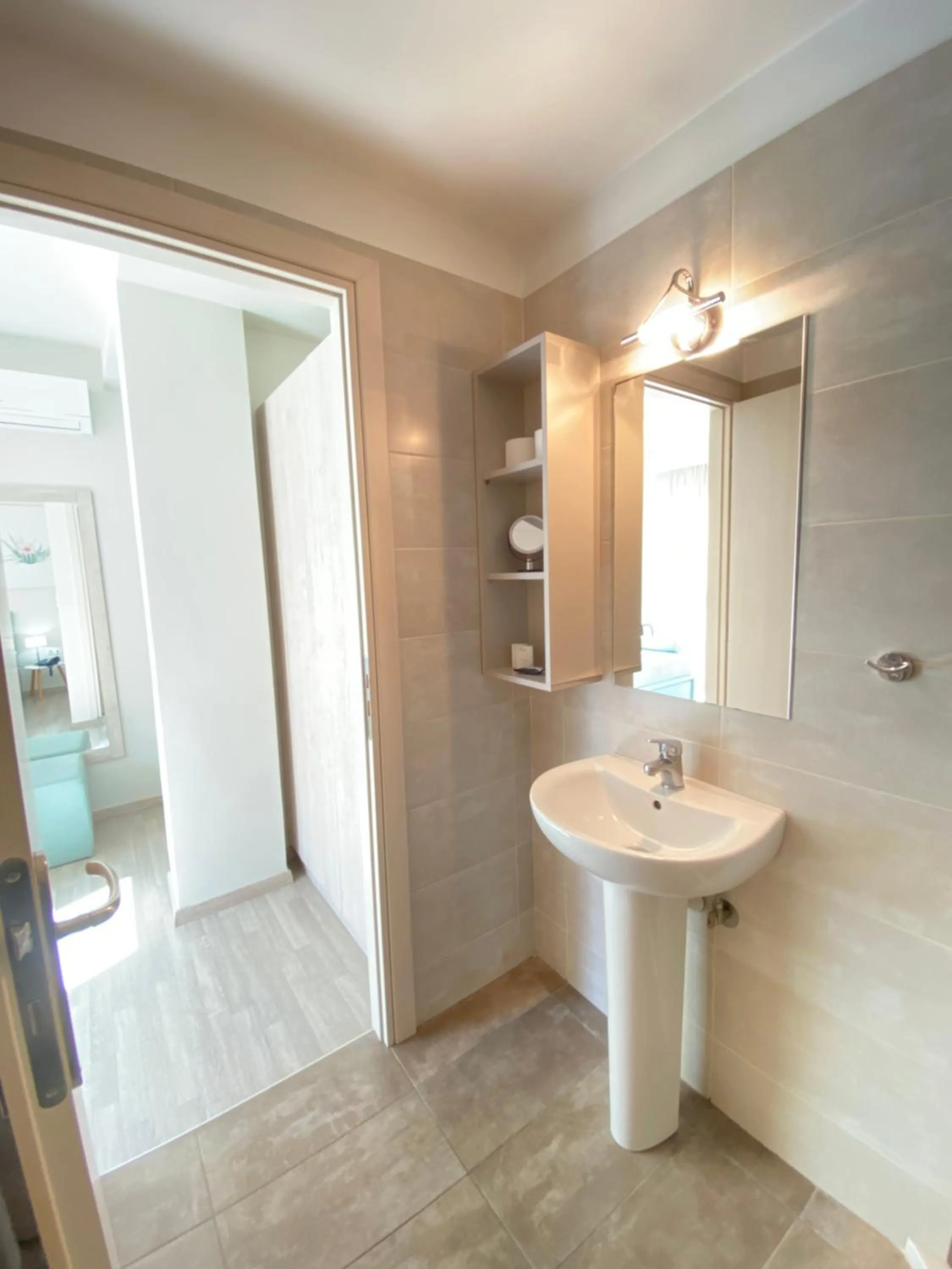 Bathroom in Tins Hotel City - Athens