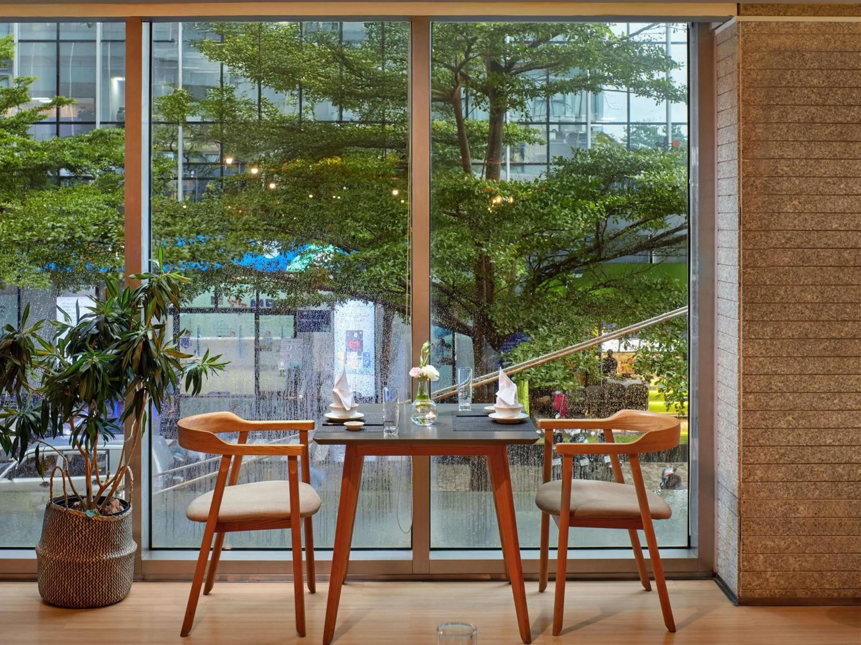 Restaurant/places to eat in Novotel Living Saigon South