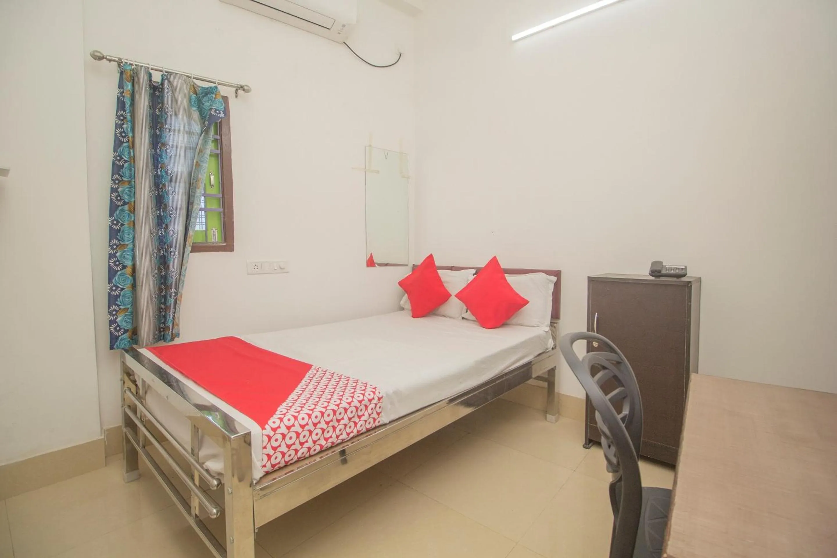 Bedroom in Super Hotel O Kshounish Residency