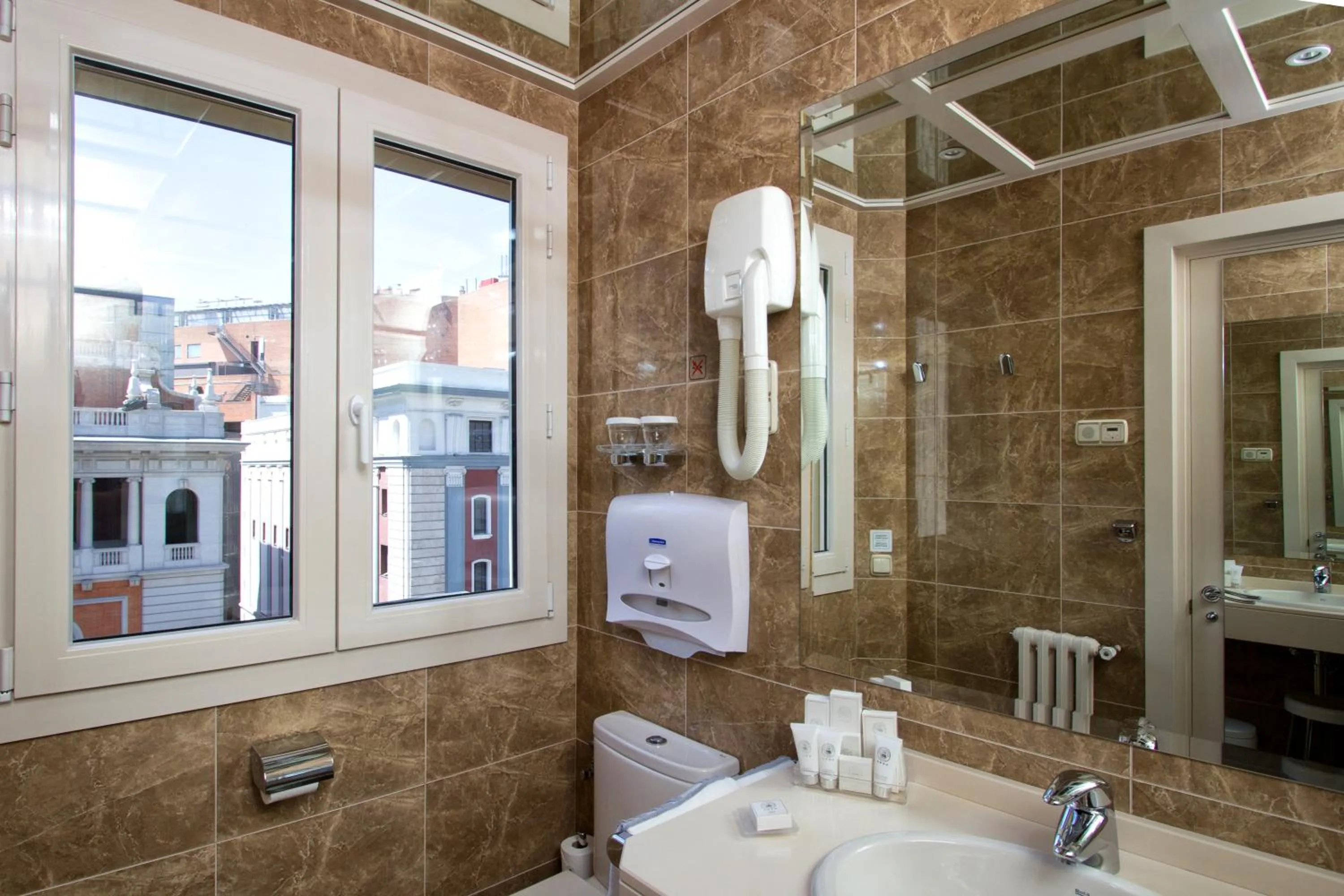 Bathroom in Hotel Atlántico