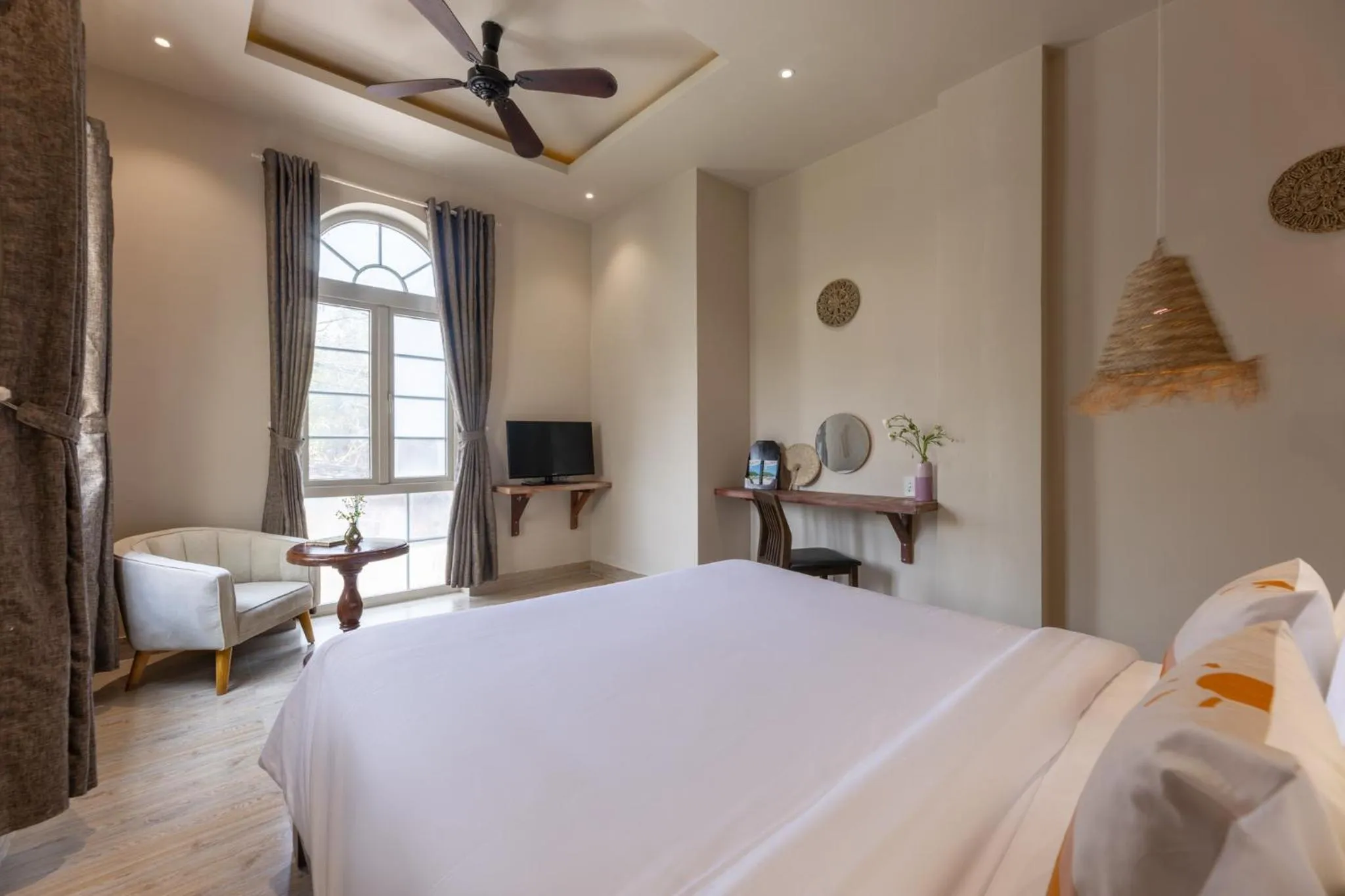 Communal lounge/ TV room, Bed in Vaia Hoi An Boutique Hotel