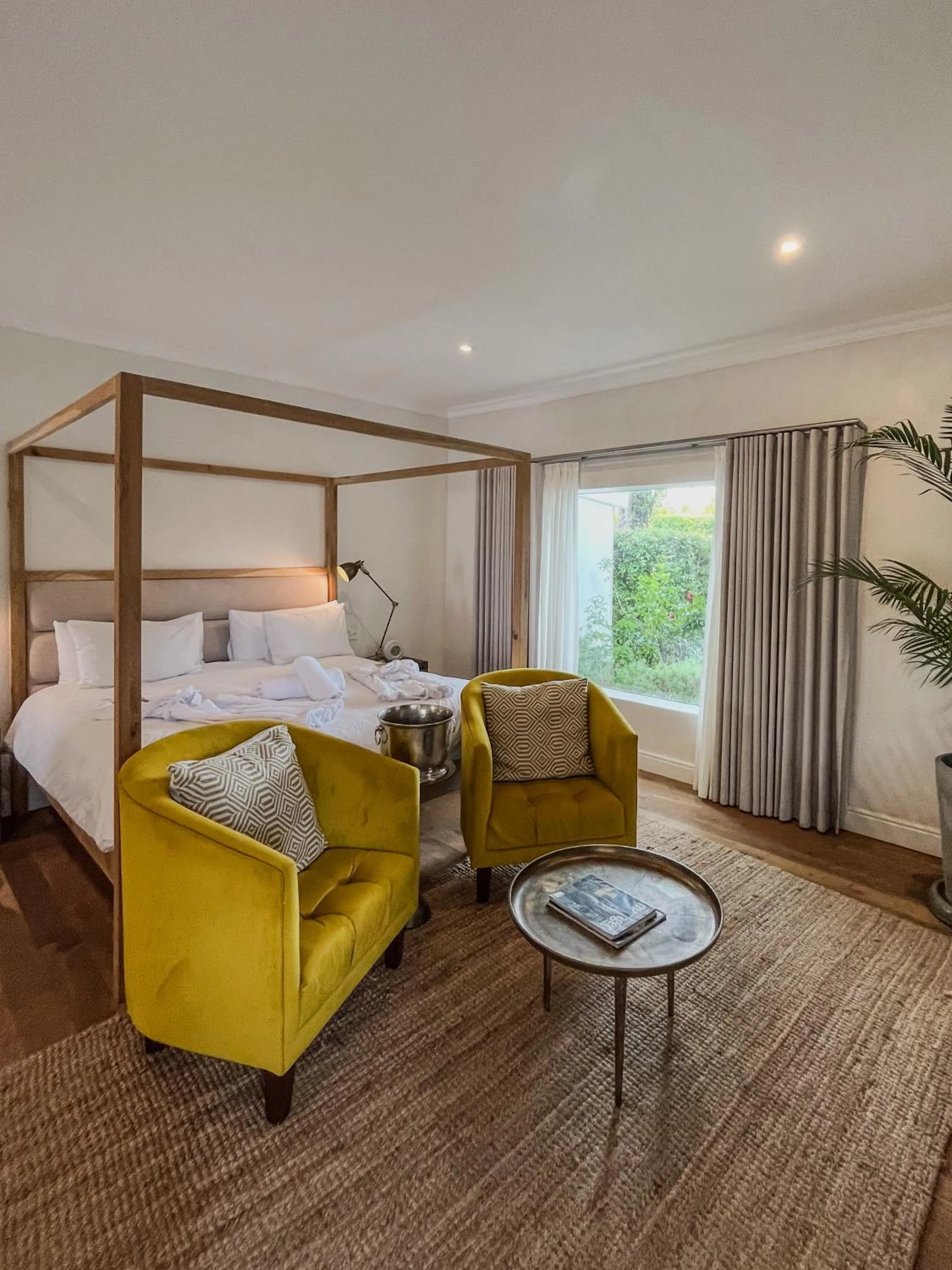 Bed in La Paris Estate