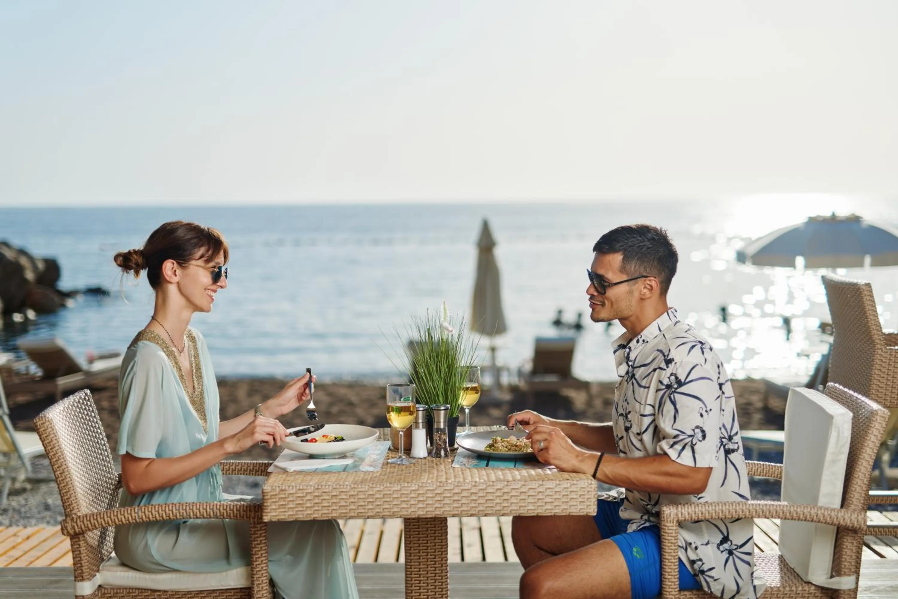 Lounge or bar in ĀNANTI Resort, Residences & Beach Club - The Leading Hotels of the World