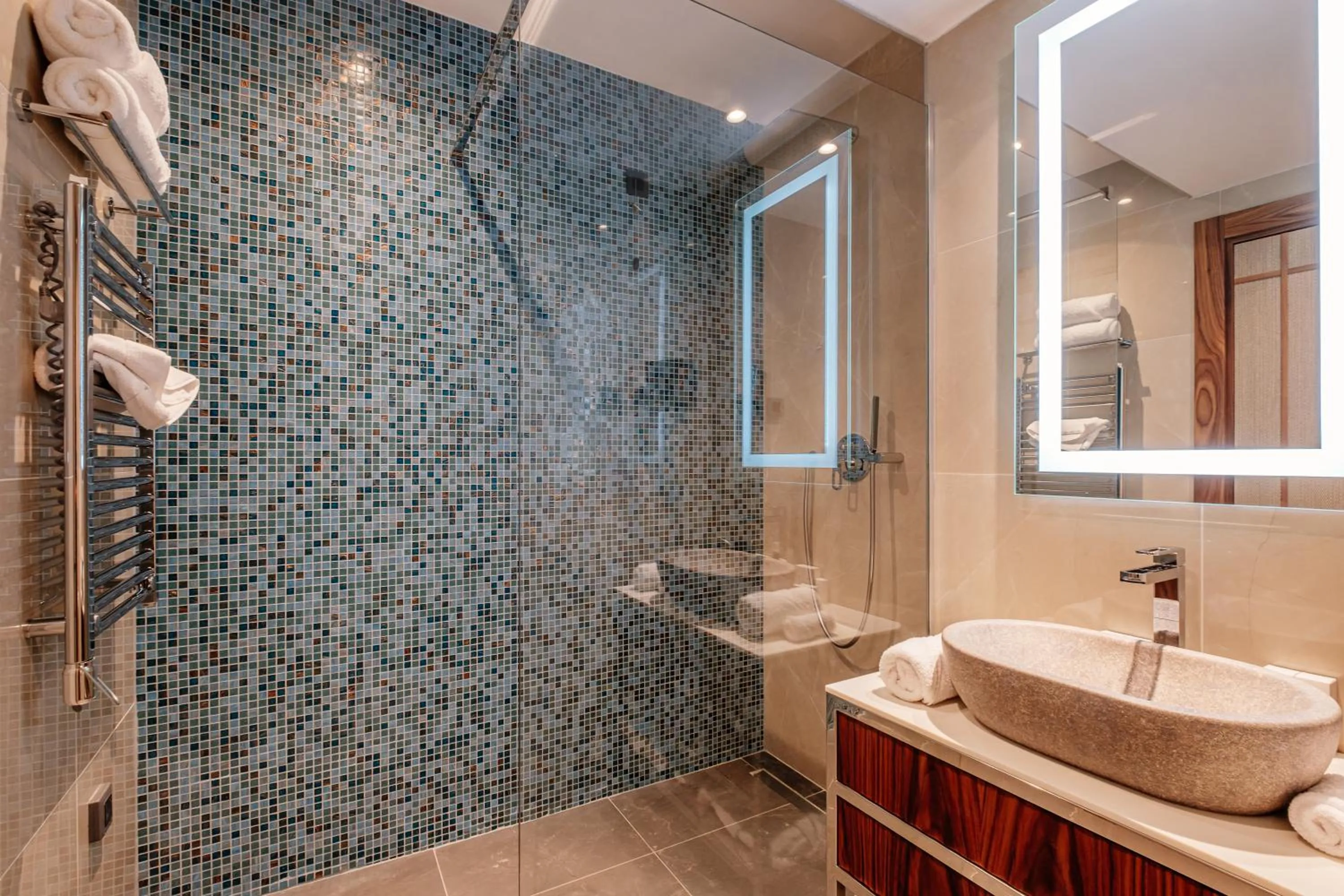 Shower in ĀNANTI Resort, Residences & Beach Club - The Leading Hotels of the World