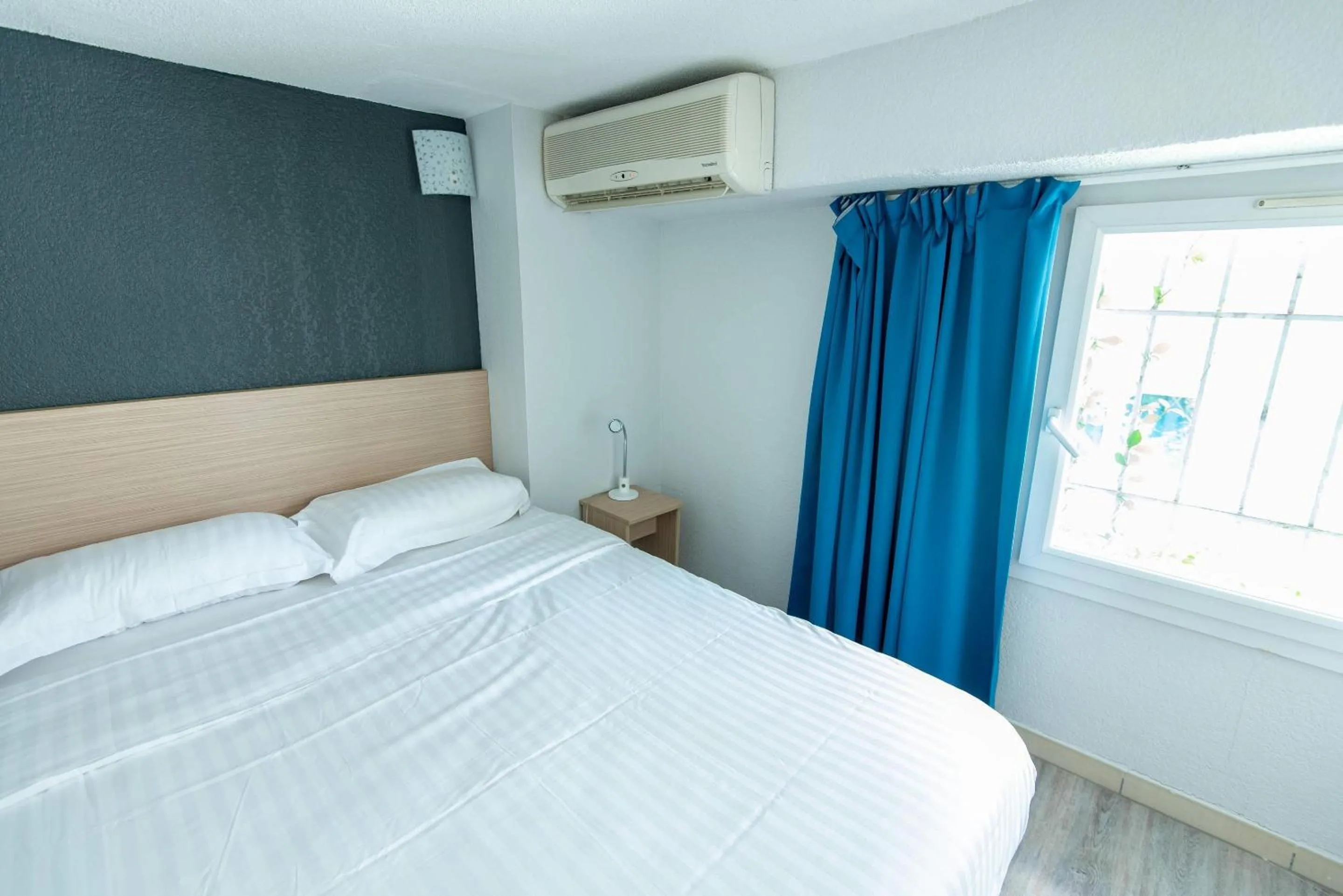 Bedroom, Bed in Comfort Aparthotel Frejus La Tour de Mare