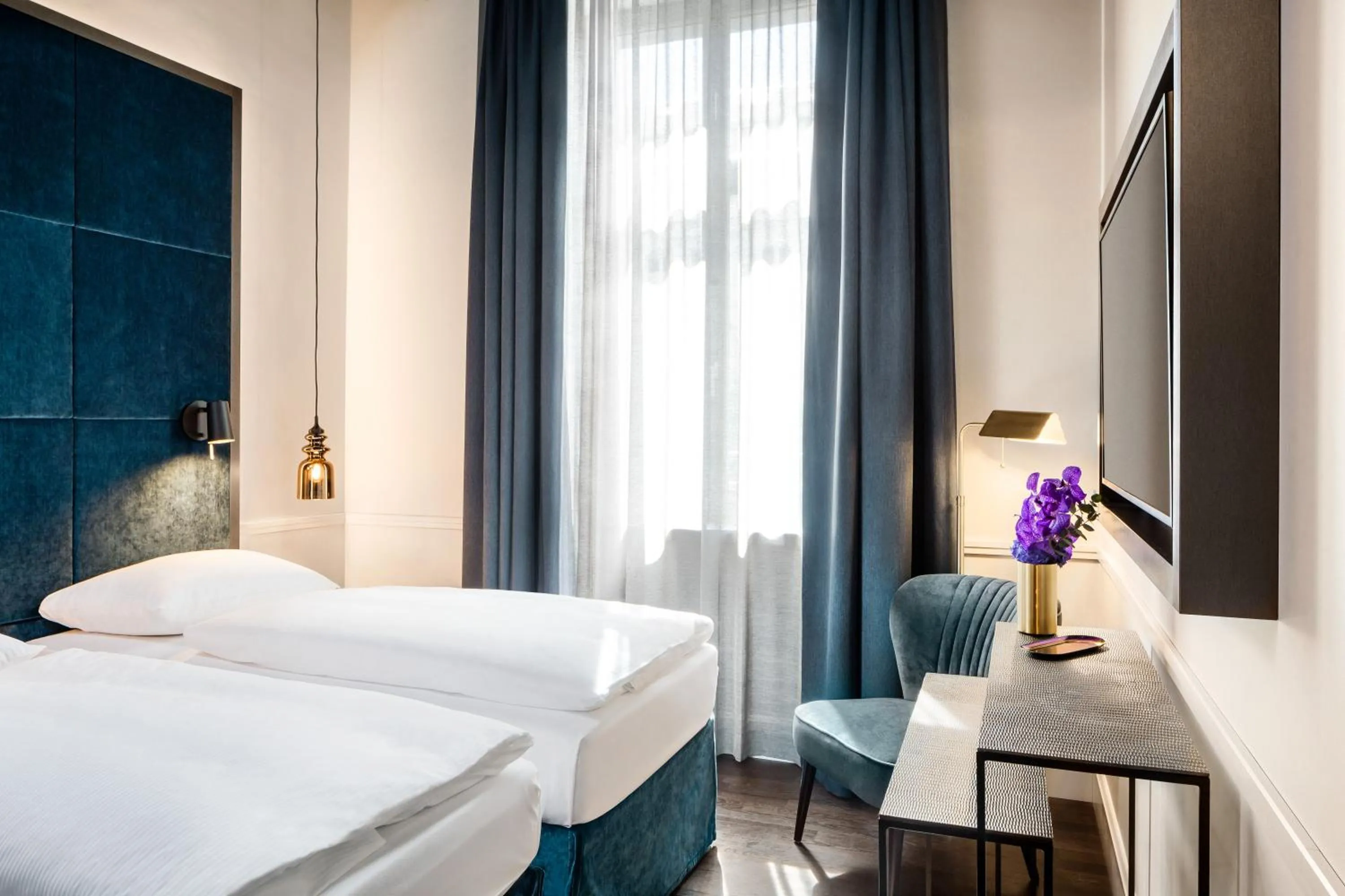 Bed in Hotel AMO by AMANO Friedrichstraße