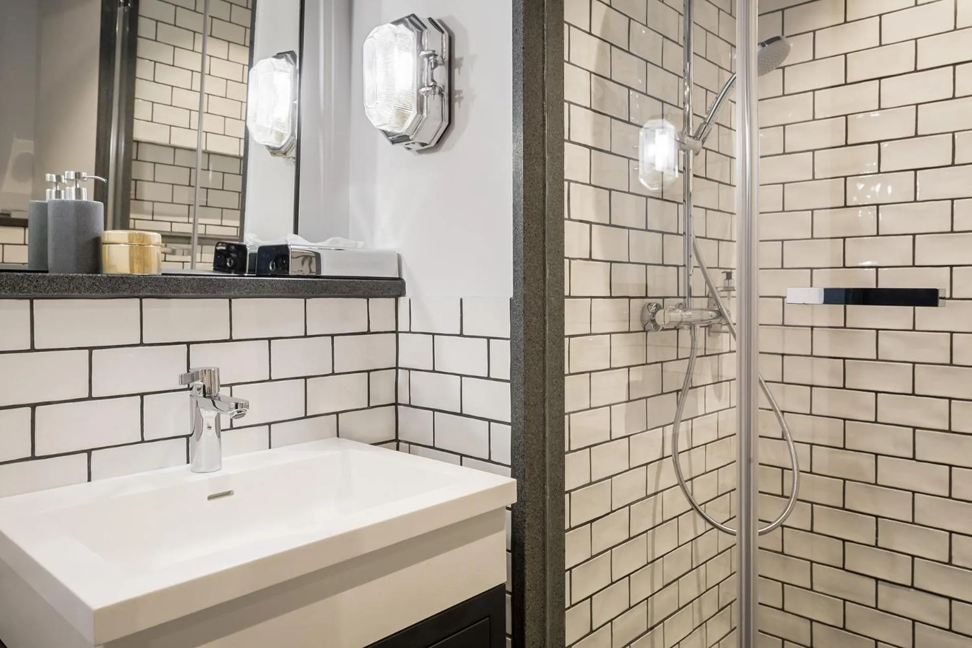 Bathroom in Hotel AMO by AMANO Friedrichstraße