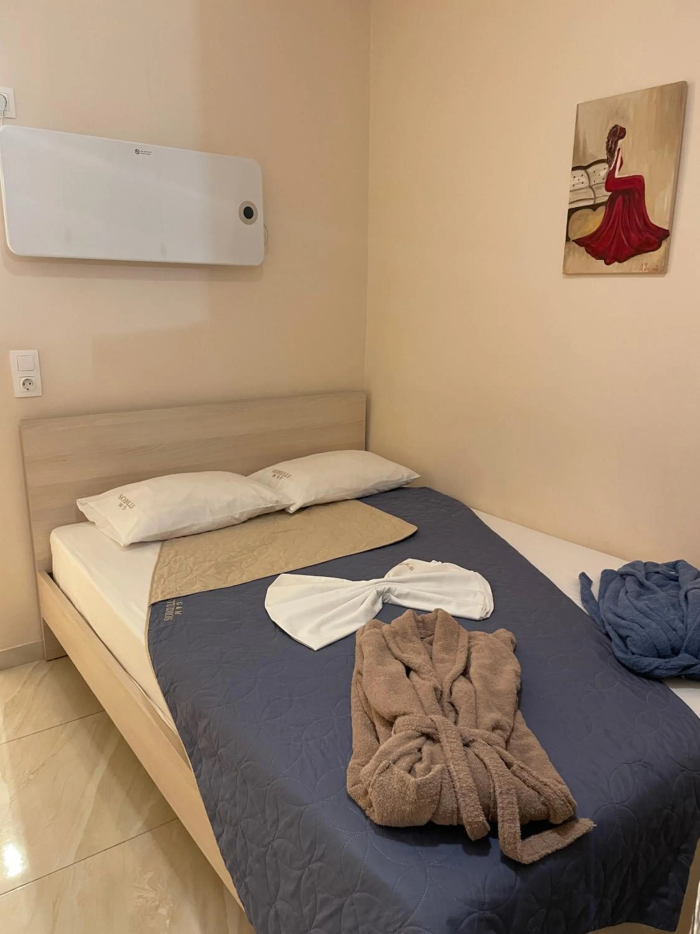 Bed in G&M Luxury Studios