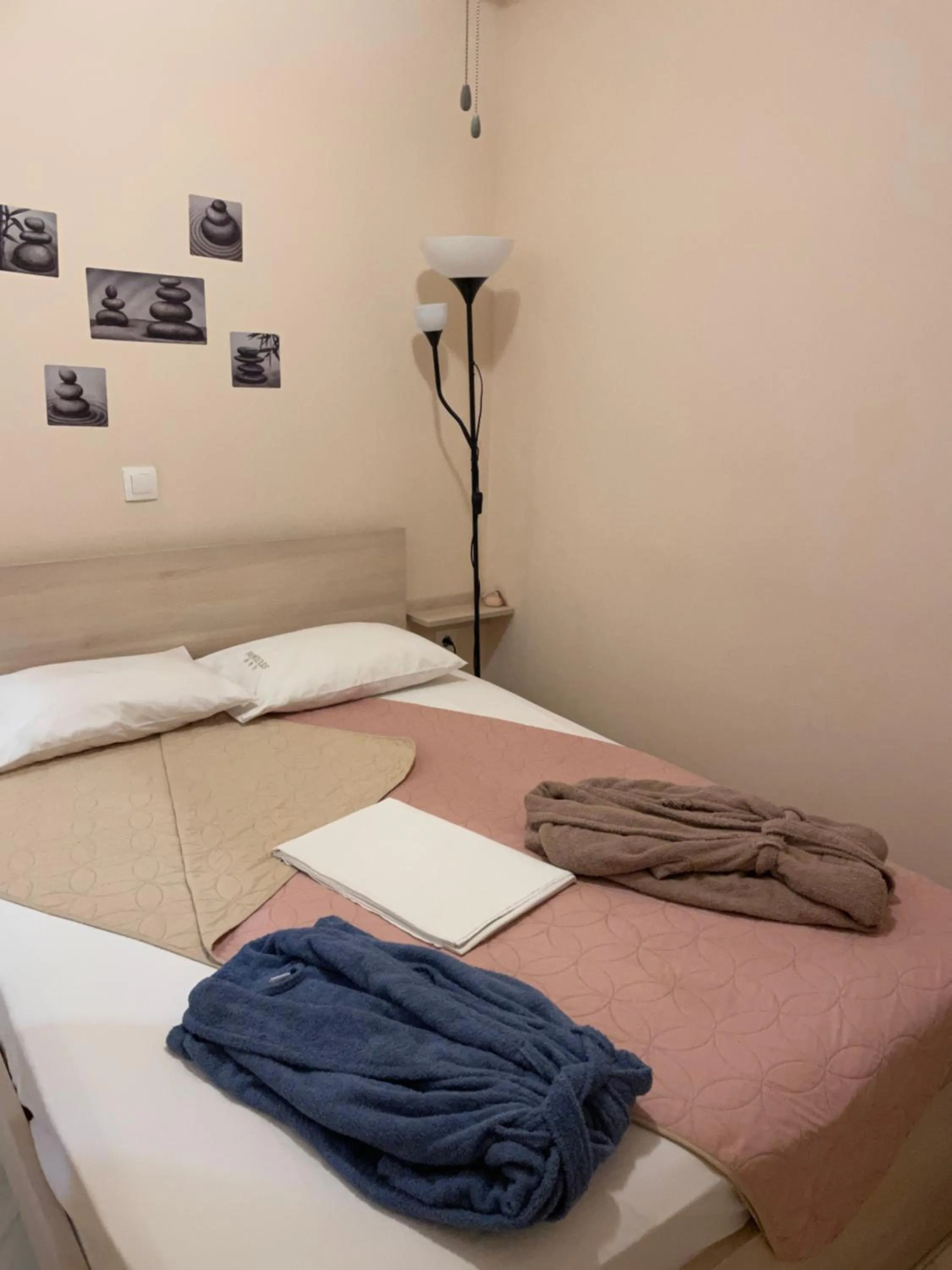 Bed in G&M Luxury Studios