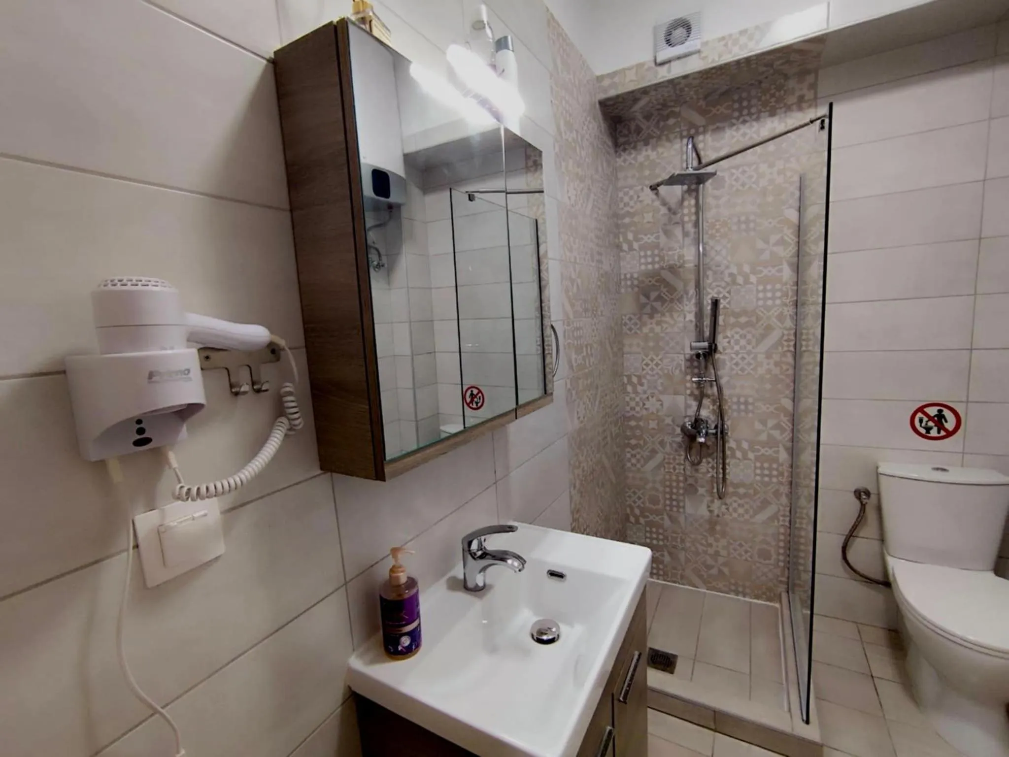 Toilet in G&M Luxury Studios