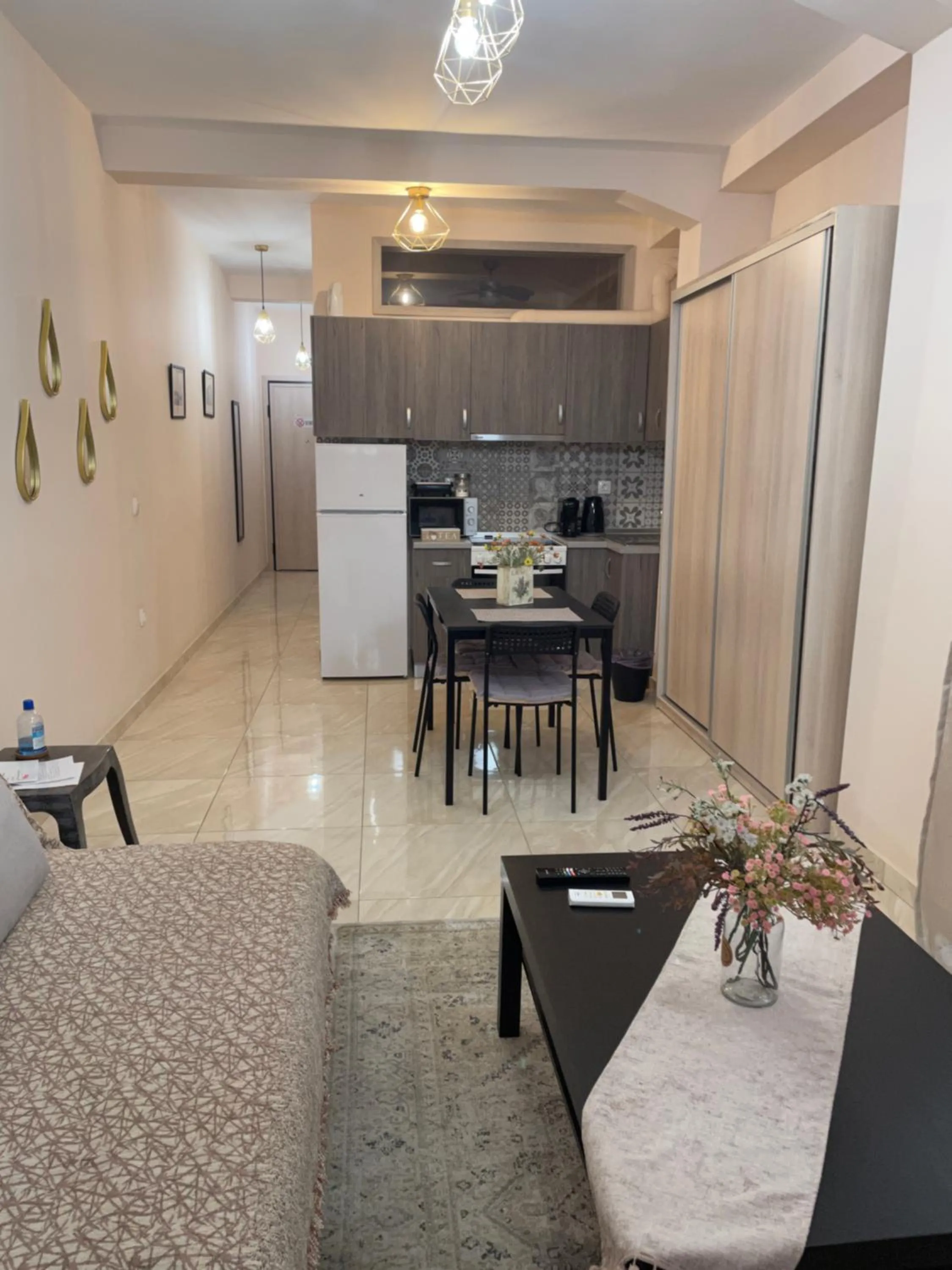 Seating area in G&M Luxury Studios