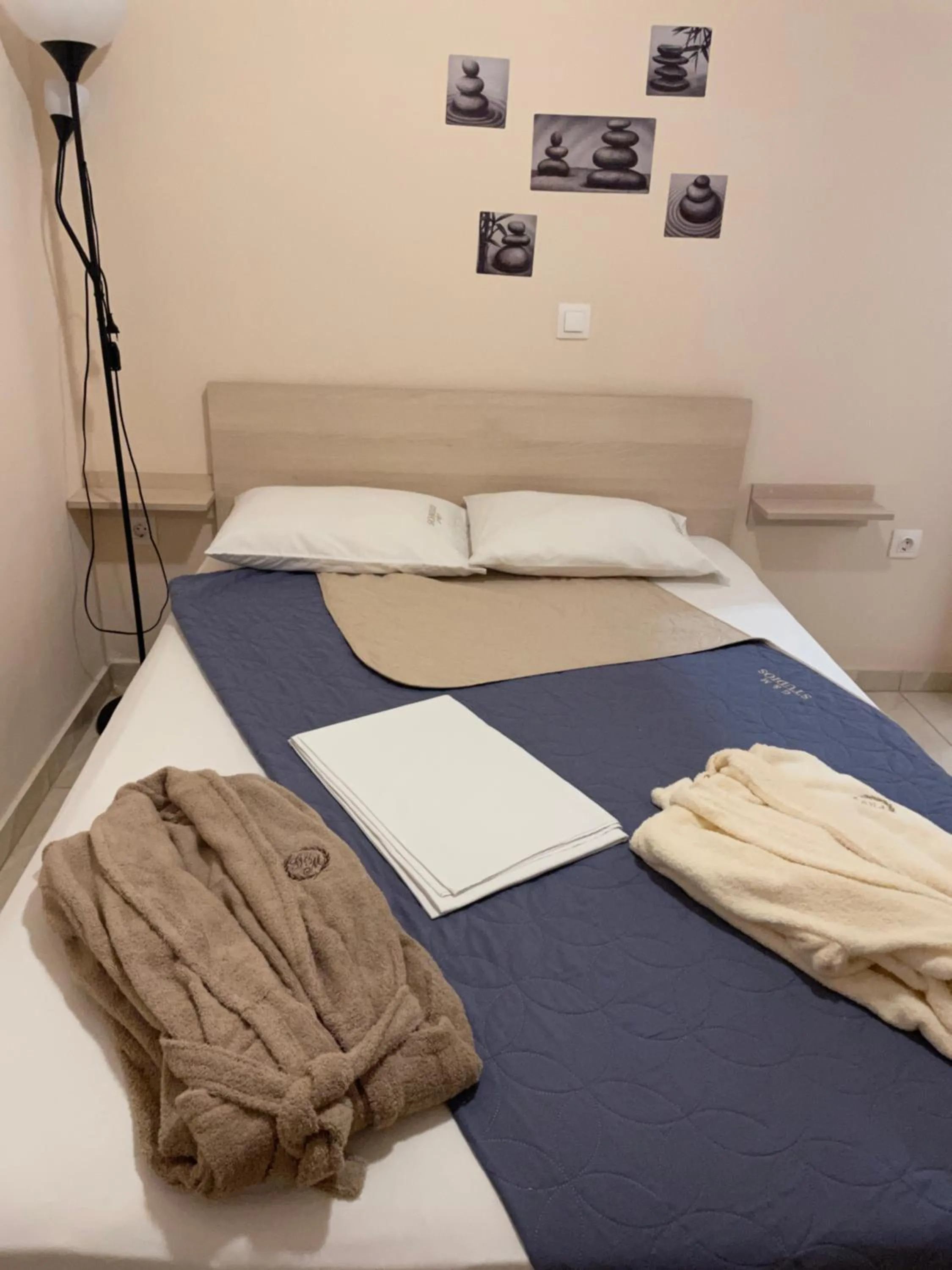 Bed in G&M Luxury Studios