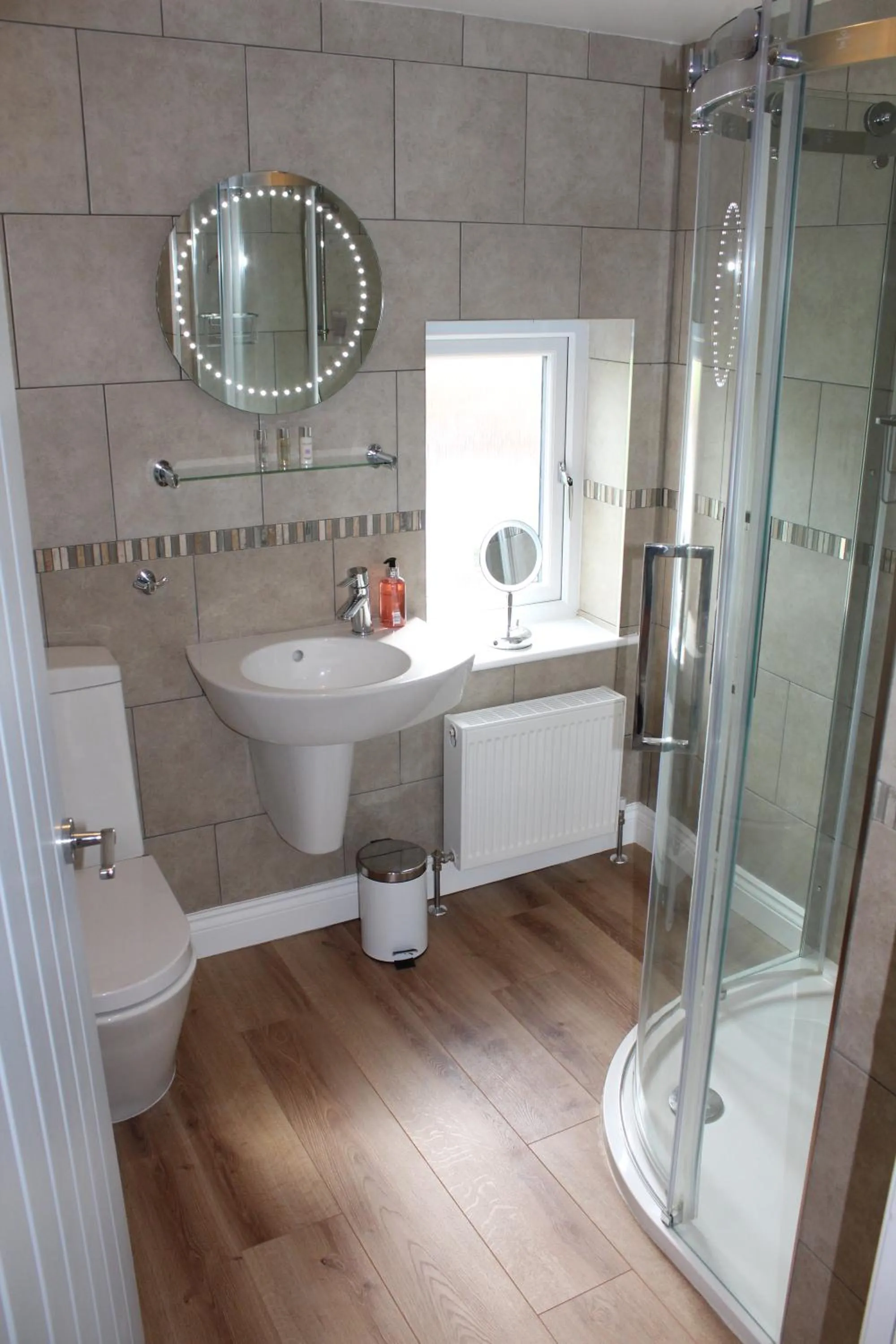 Shower in The Vine B & B