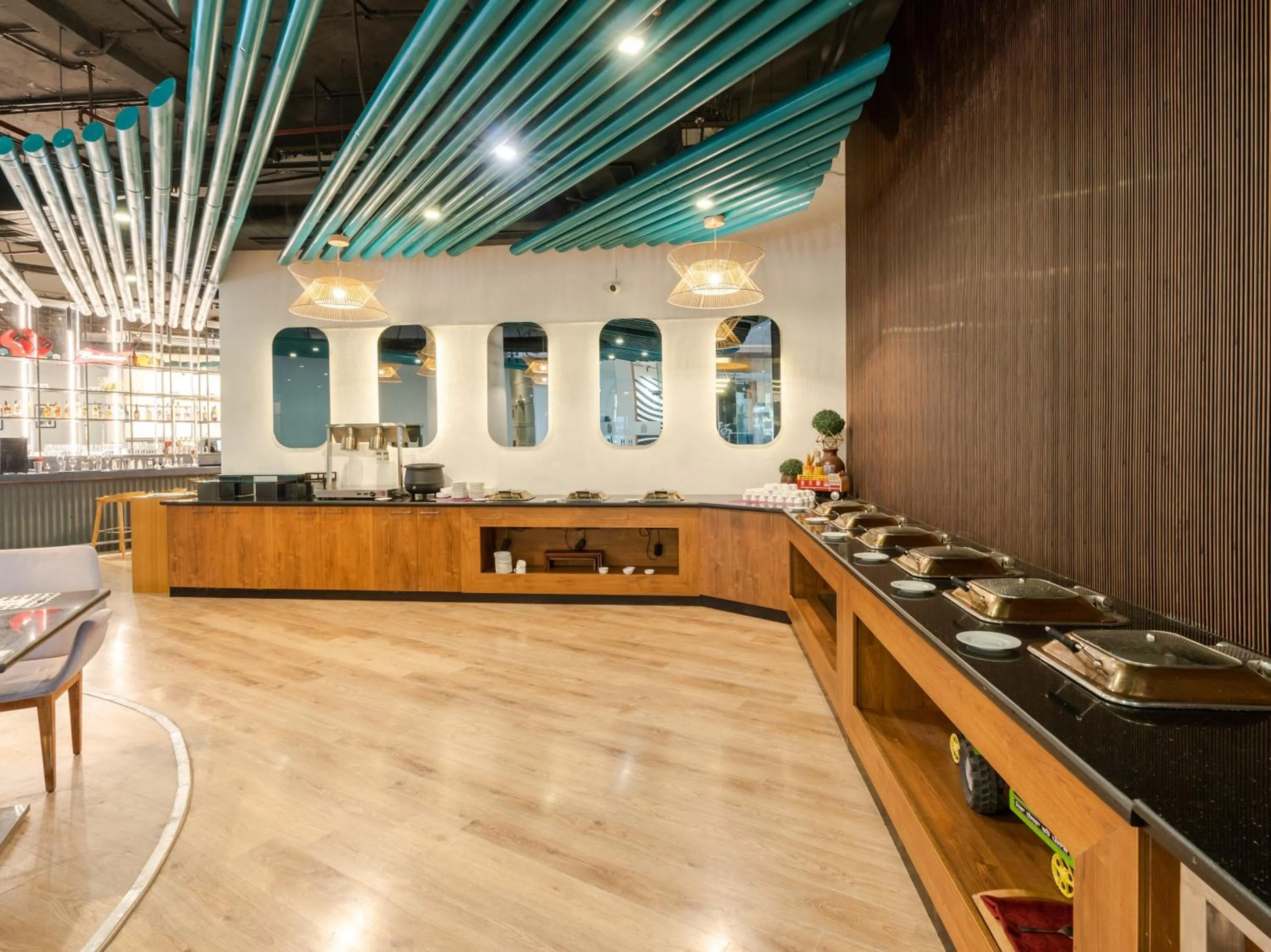 Restaurant/places to eat in Sunday Hotel Chandigarh Zirakpur