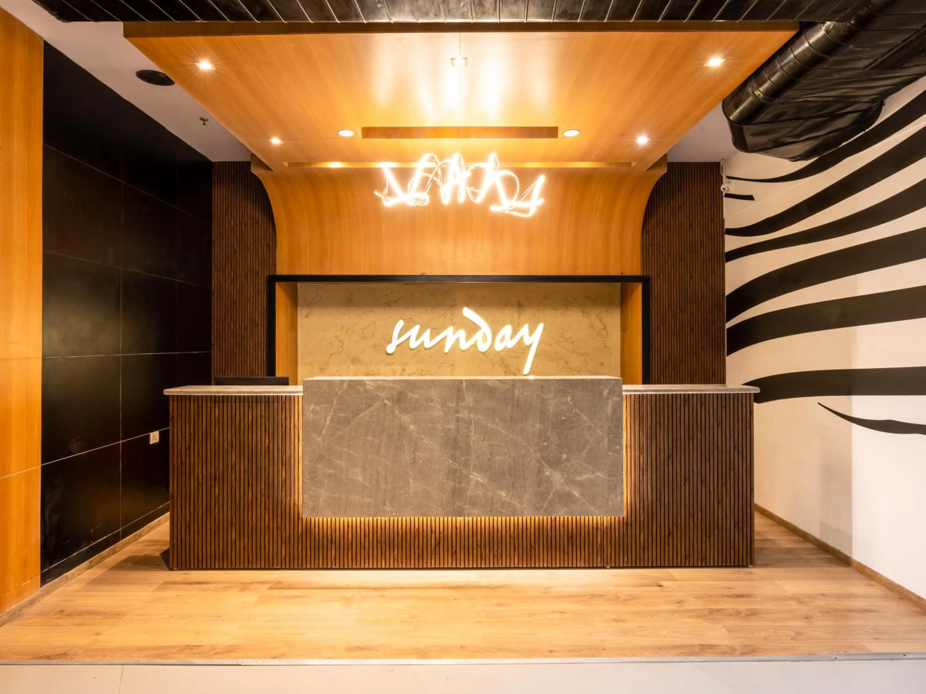 Lobby or reception in Sunday Hotel Chandigarh Zirakpur