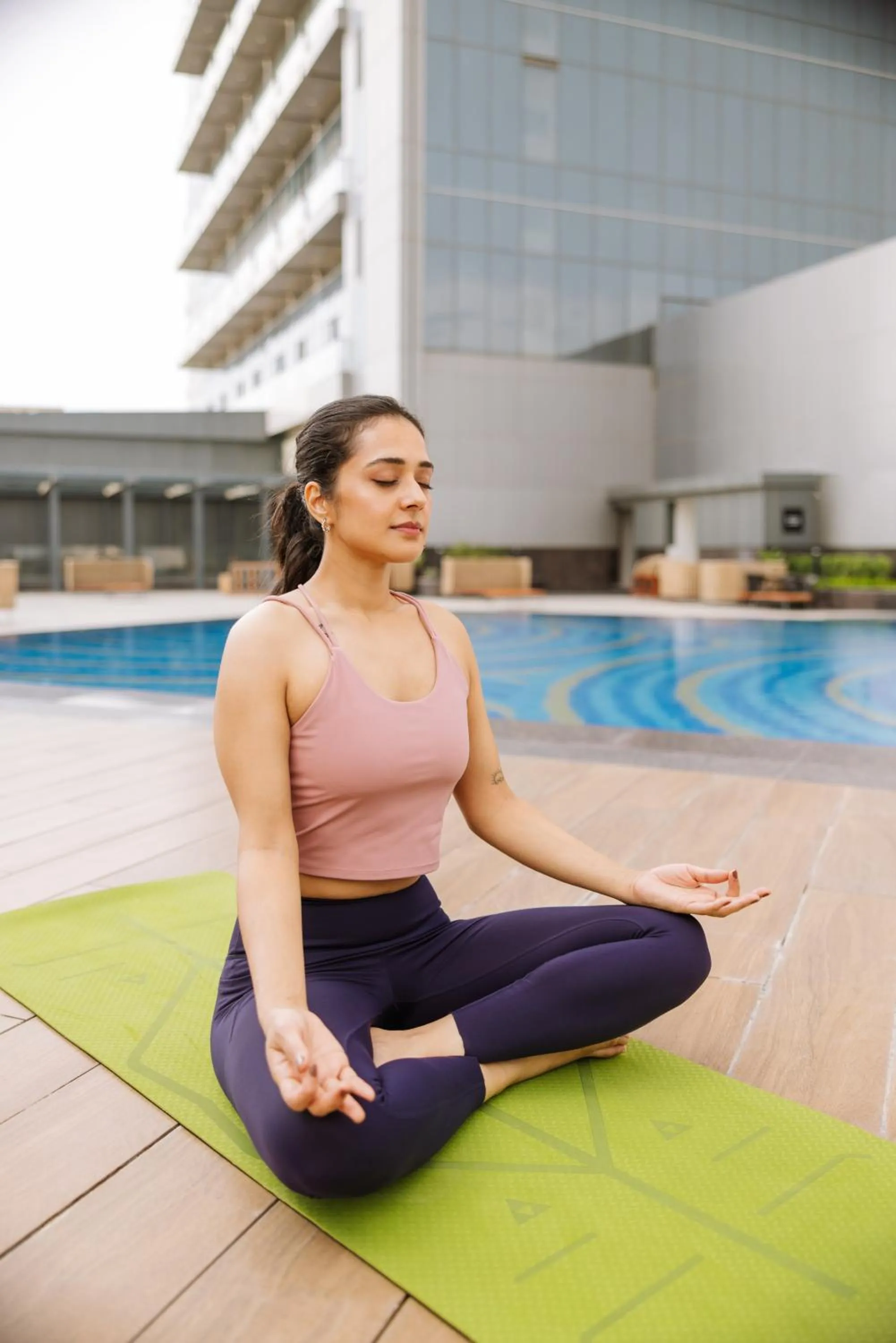 Swimming pool in Sunday Hotel Chandigarh Zirakpur