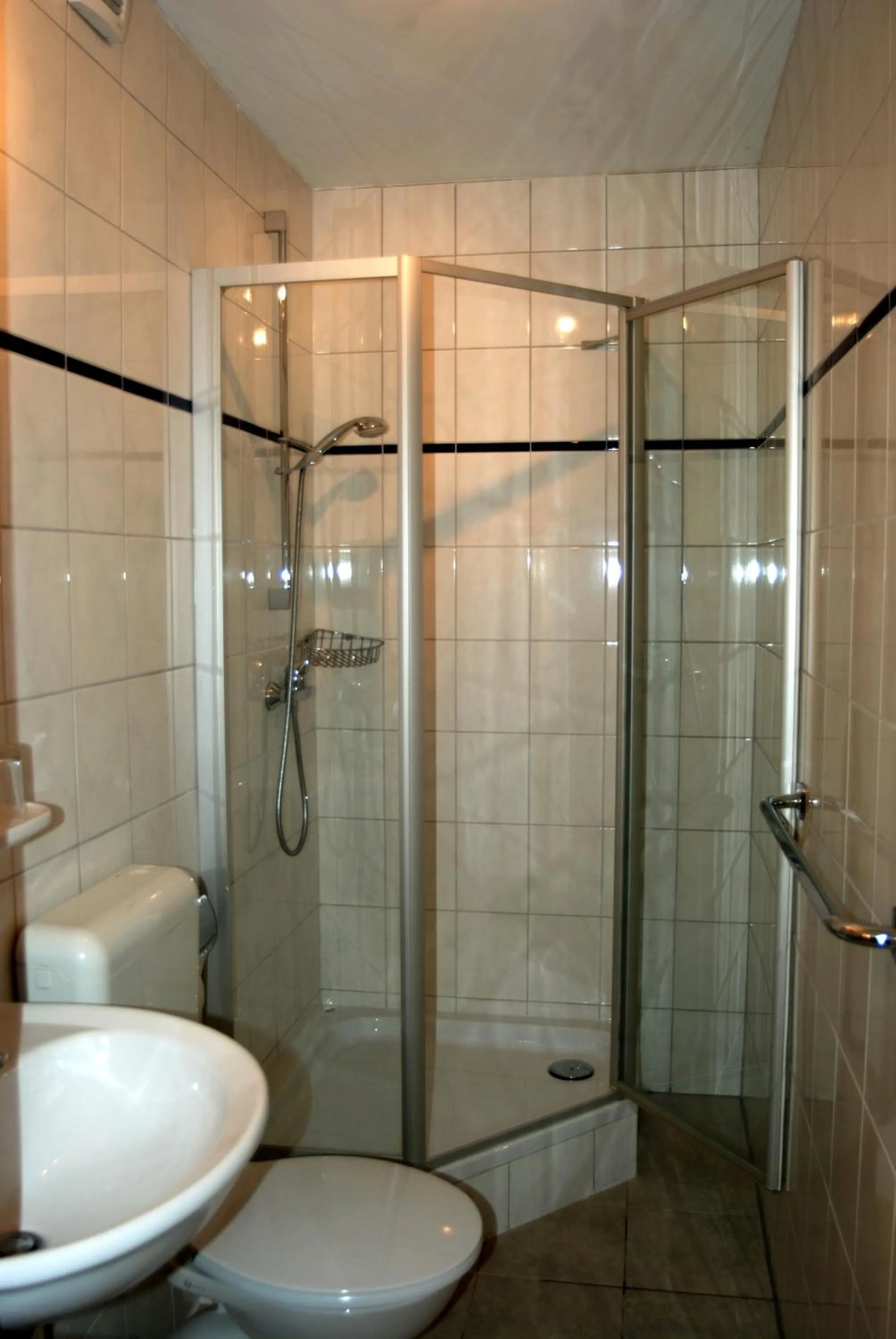 Bathroom in Gasthof zur Querenburg