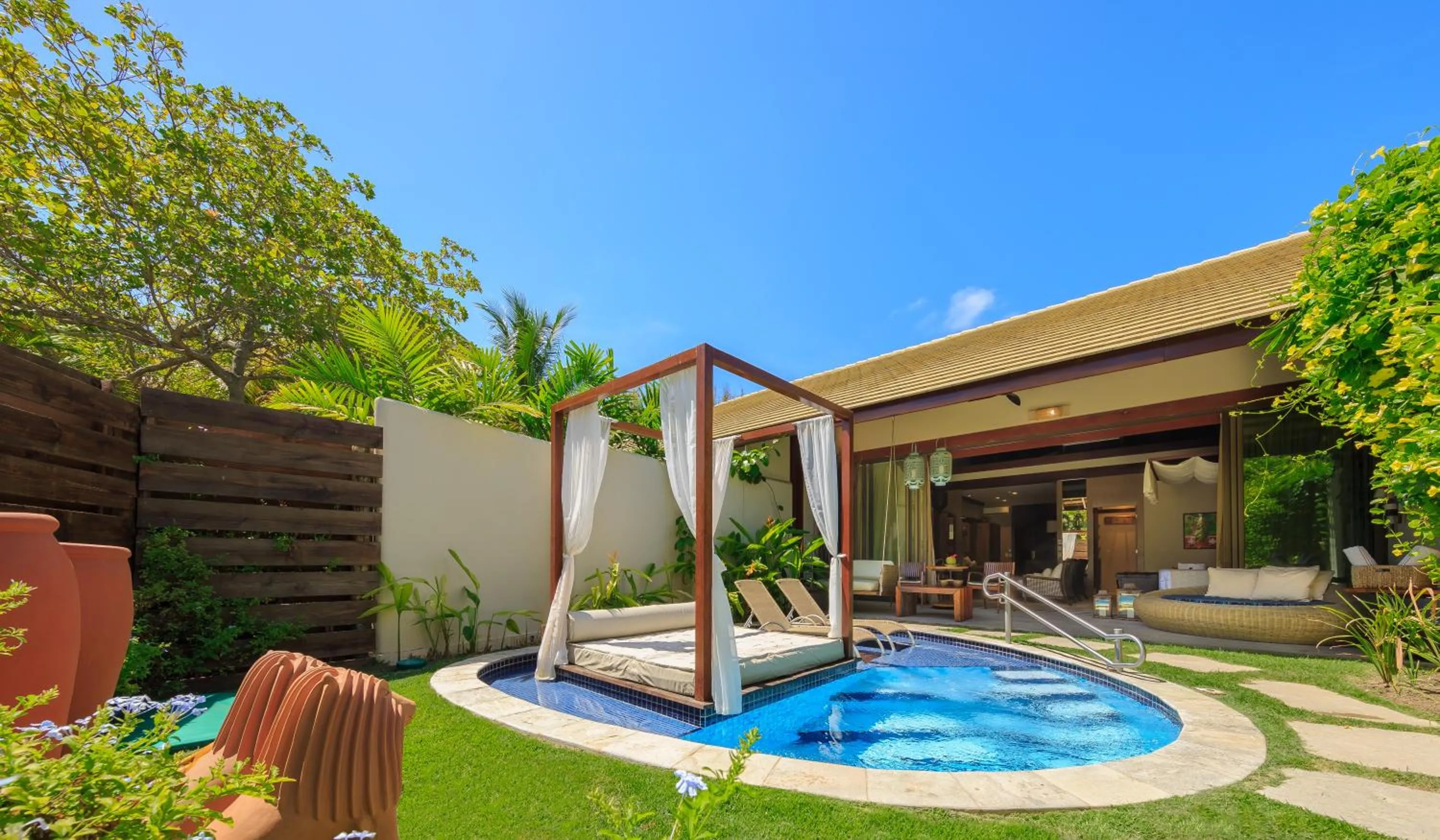 Swimming pool in NANNAI Muro Alto