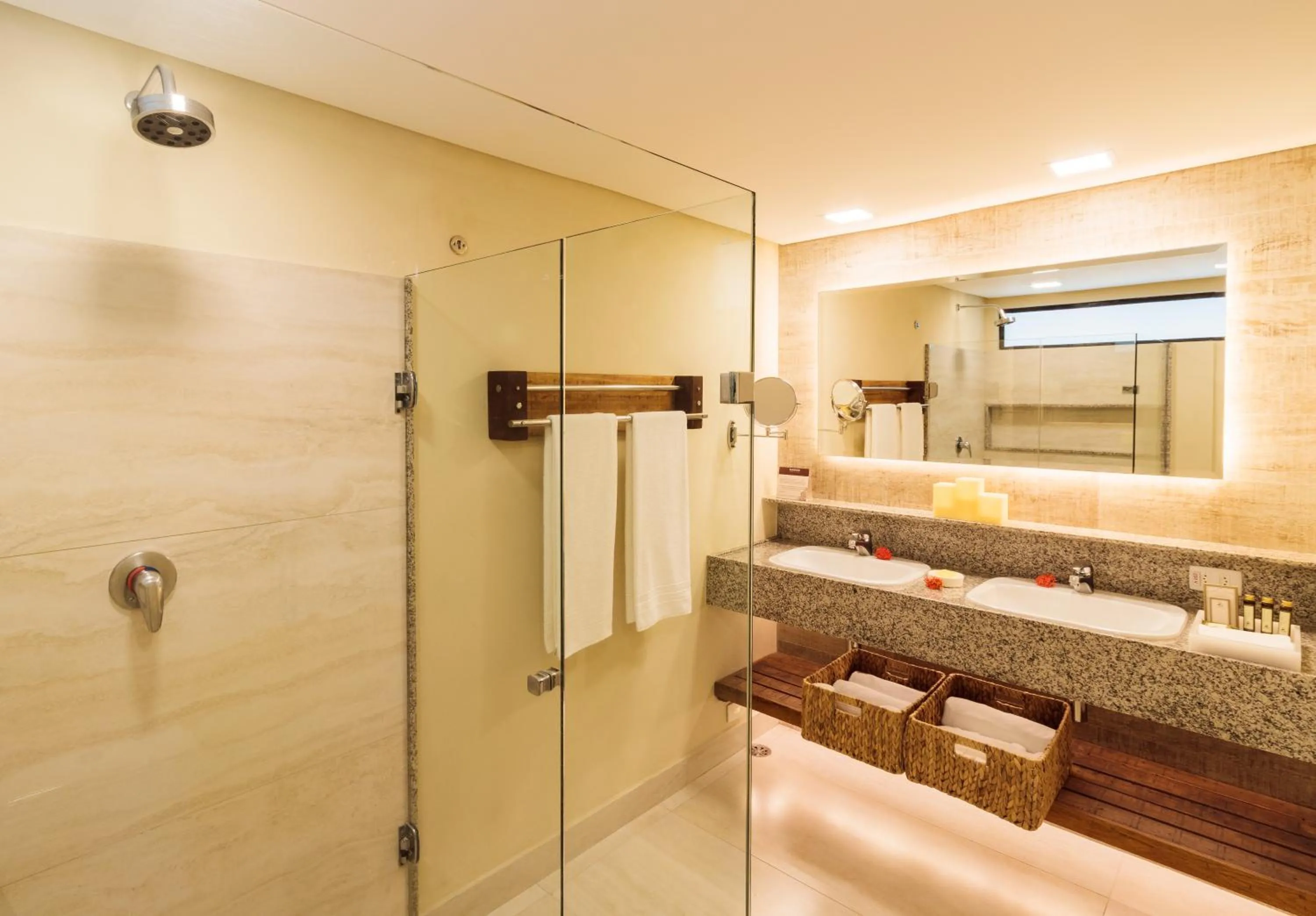 Bathroom in NANNAI Muro Alto