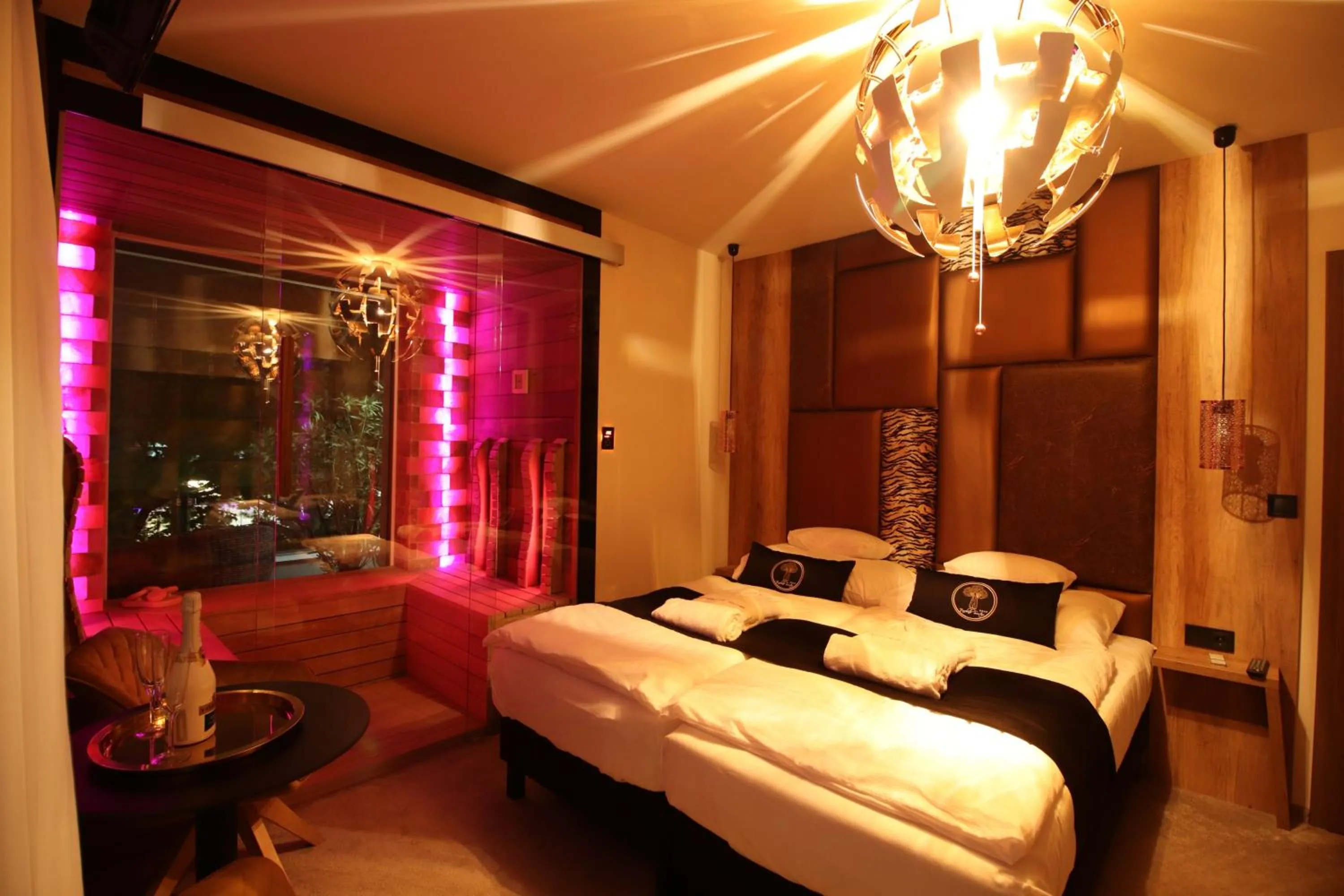 Photo of the whole room, Bed in Baobab Suites