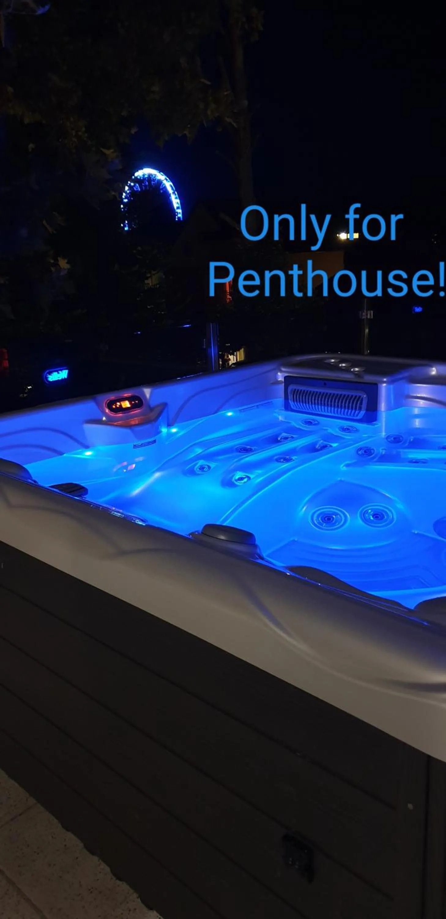 Hot Tub in Baobab Suites