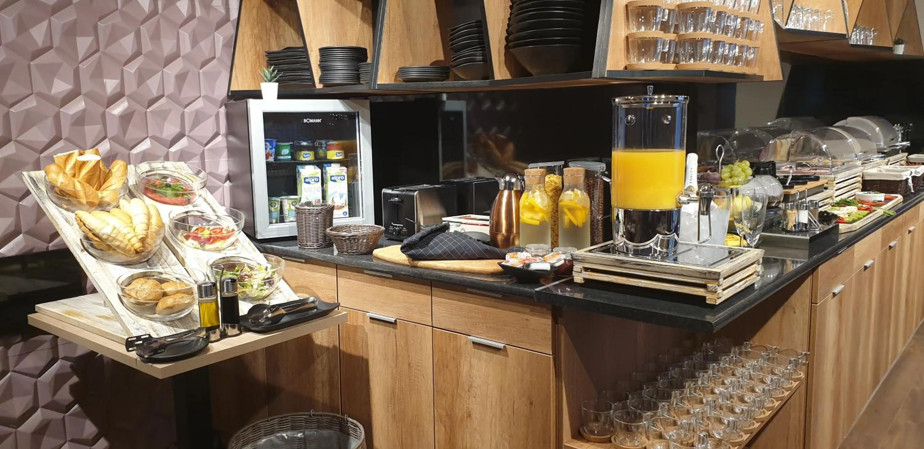 Food and drinks in Baobab Suites