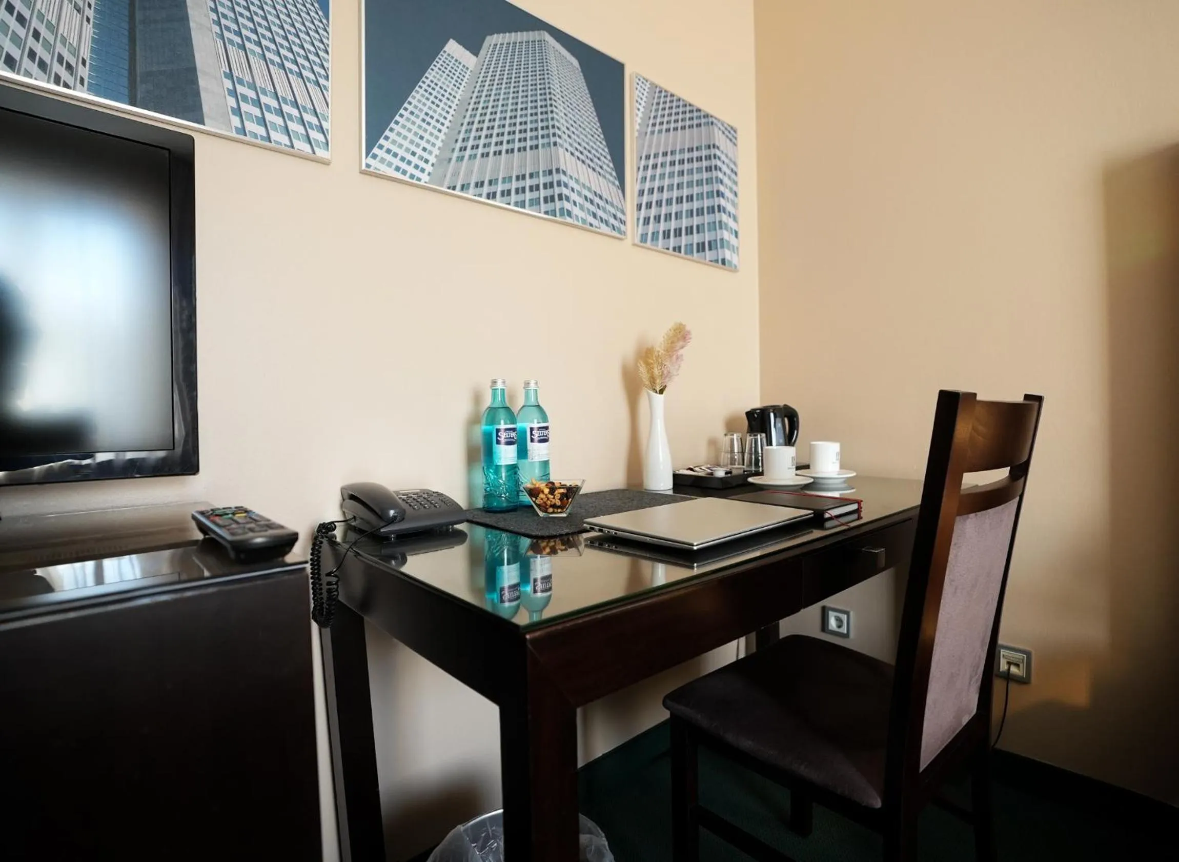 Photo of the whole room in Hotel Lumière an der Messe