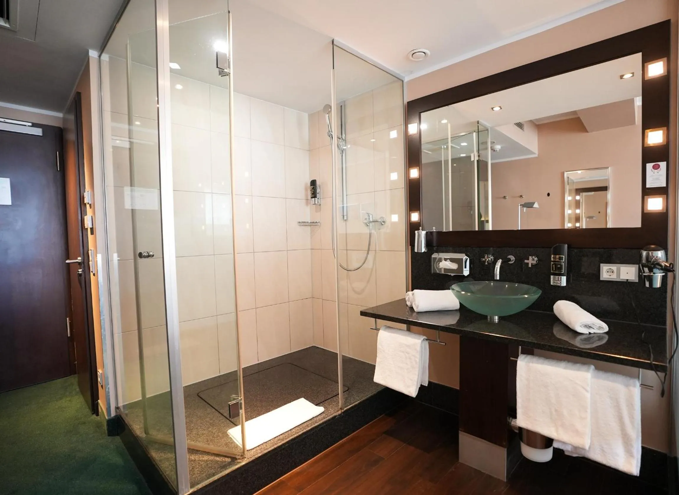 Bathroom in Hotel Lumière an der Messe