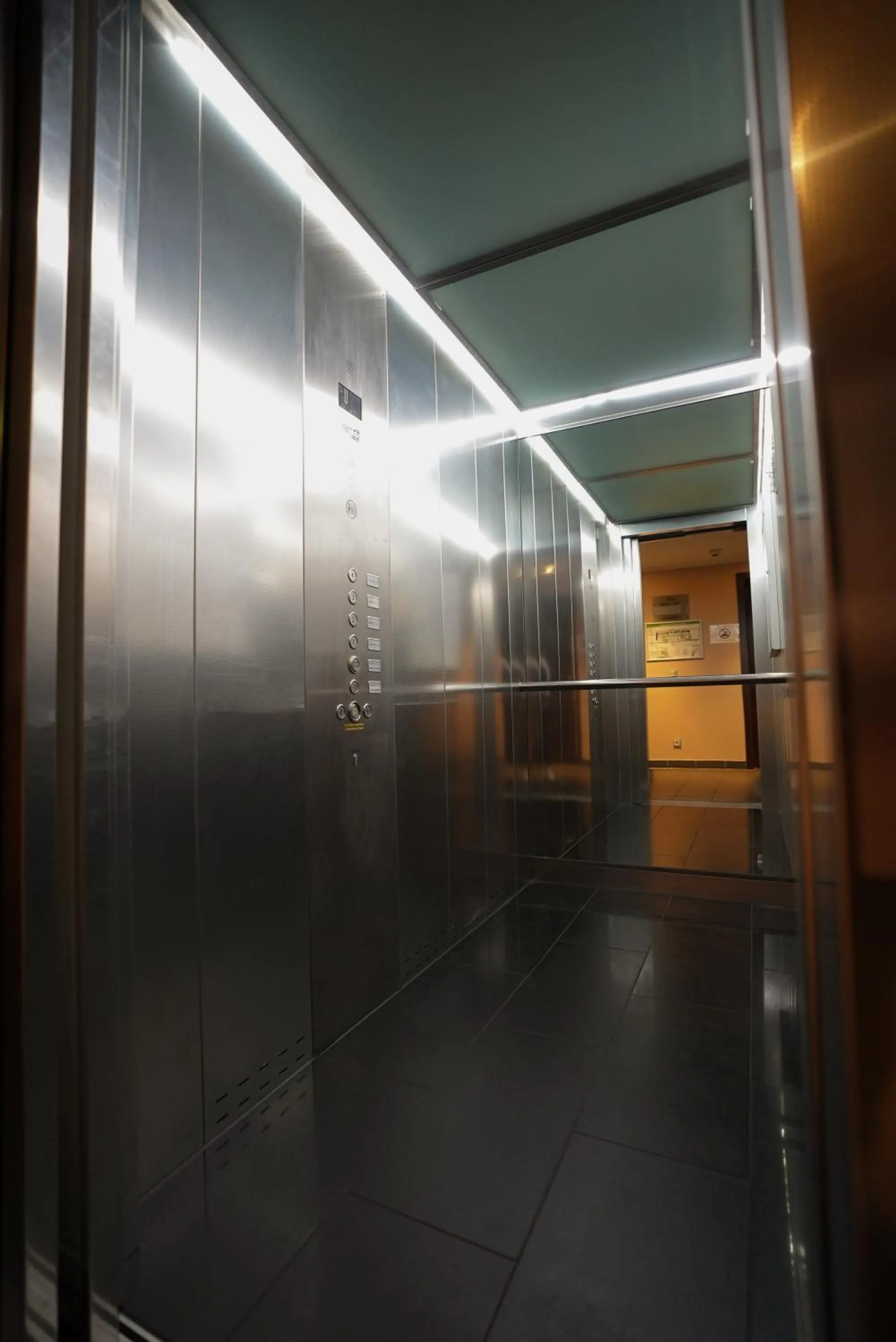 elevator in Hotel Lumière an der Messe