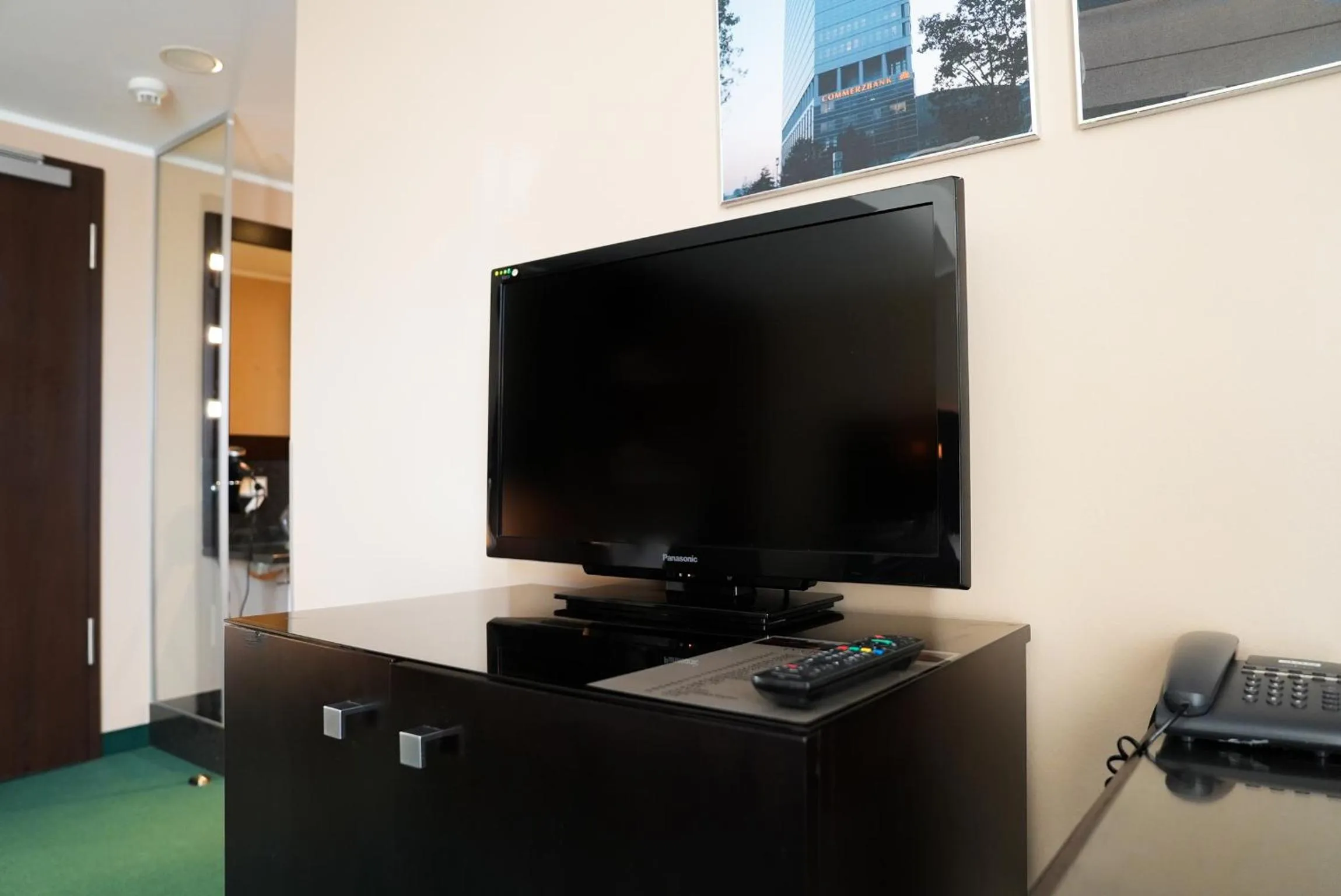 TV and multimedia in Hotel Lumière an der Messe